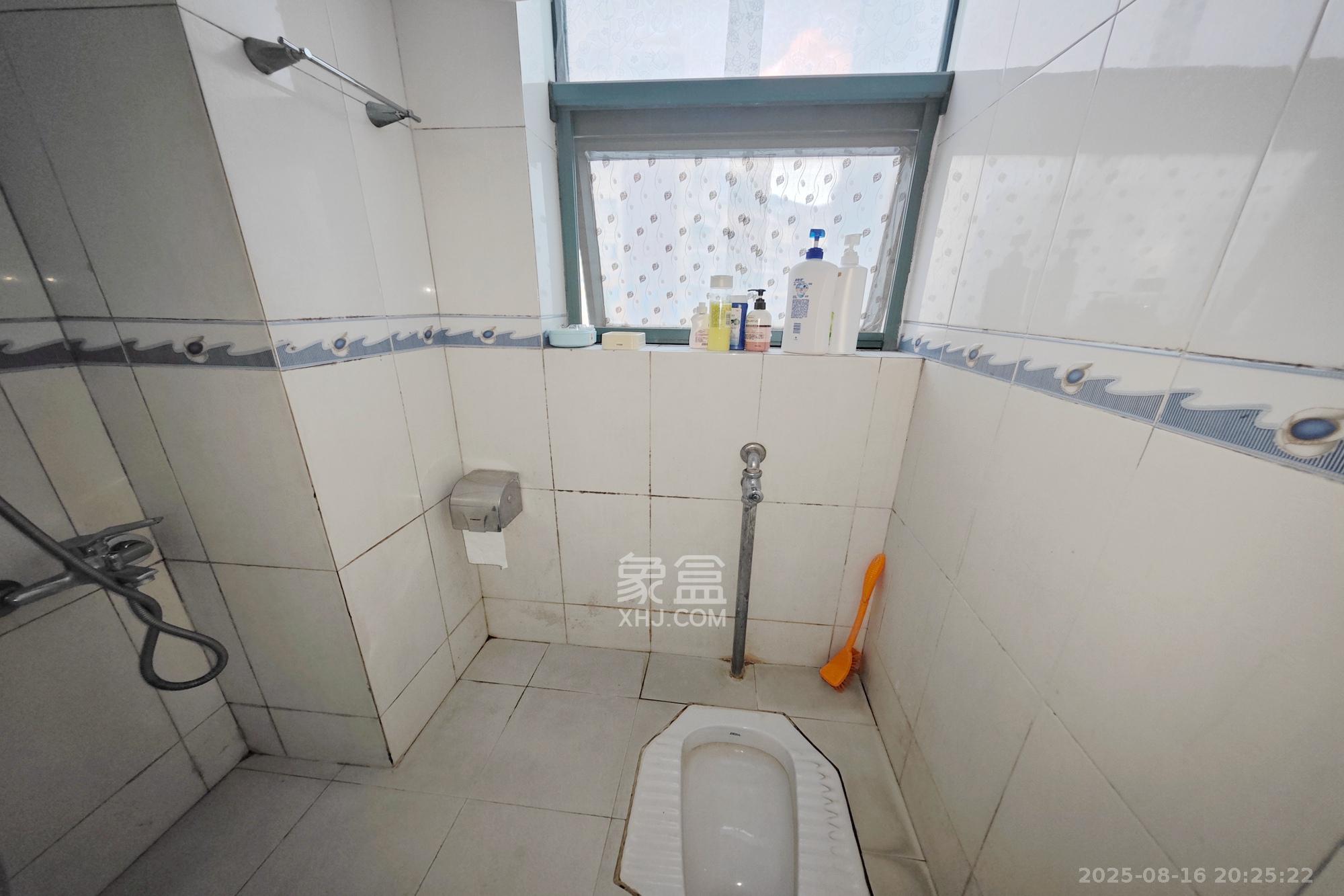 亚华香舍花都  1室2厅2卫    168.0万 亚华香舍花都  1室2厅2卫    168.0万其他