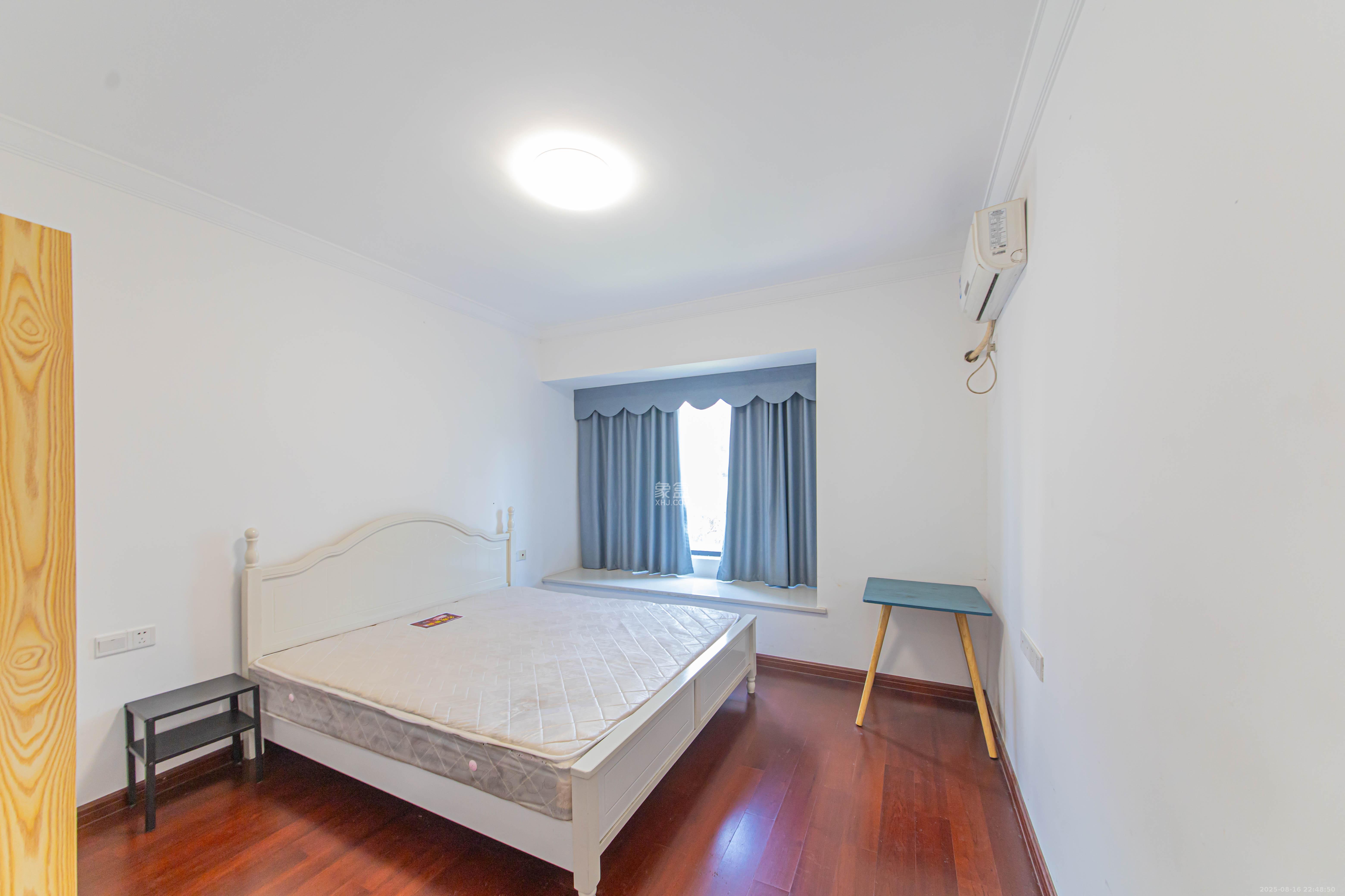 中海新城熙岸(中信新城五期)  3室2厅2卫    99.8万 中海新城熙岸(中信新城五期)  3室2厅2卫    99.8万卧室