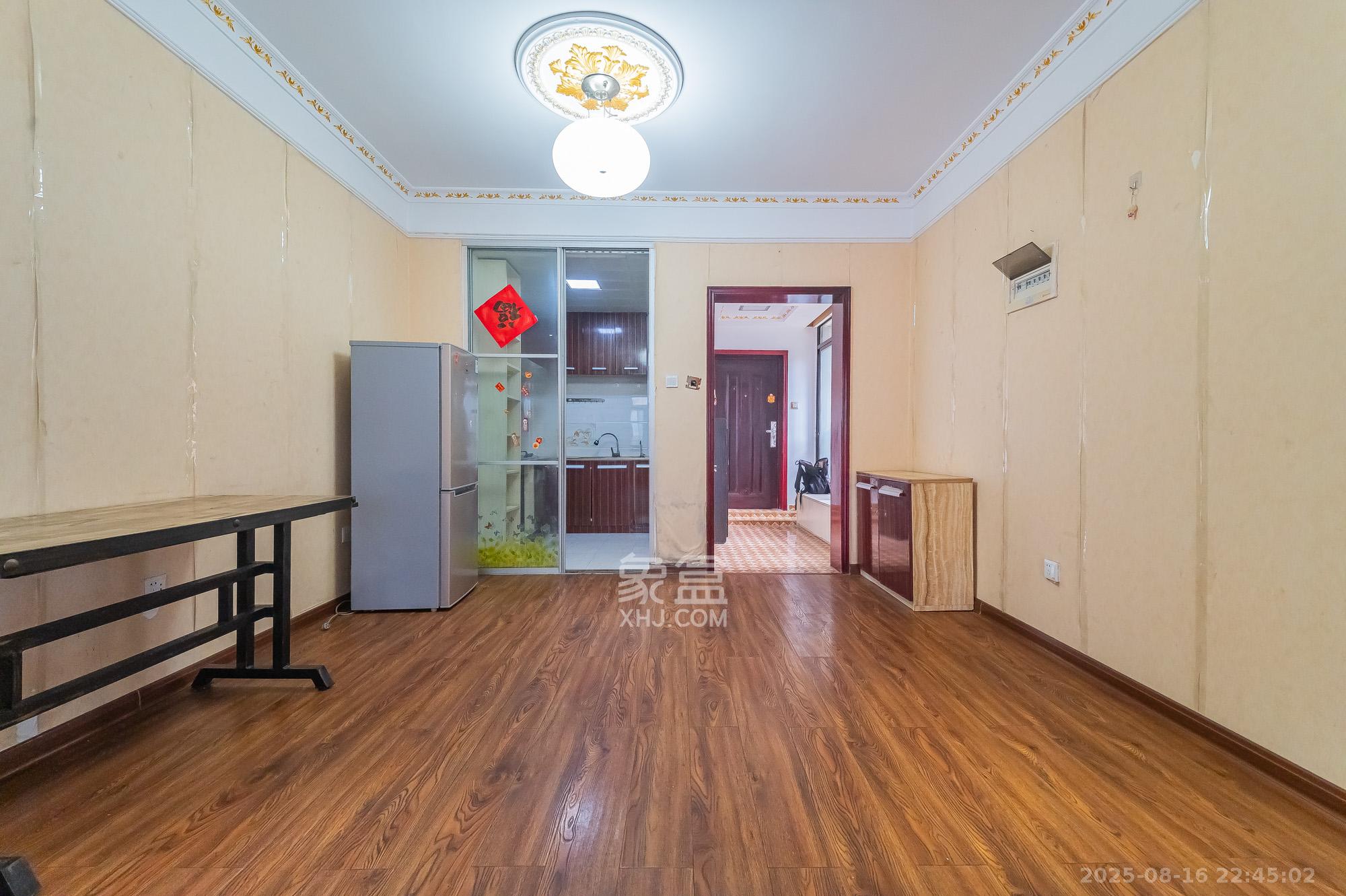 东方航标 2室2厅1卫 49.8万 东方航标 2室2厅1卫 49.8万客厅