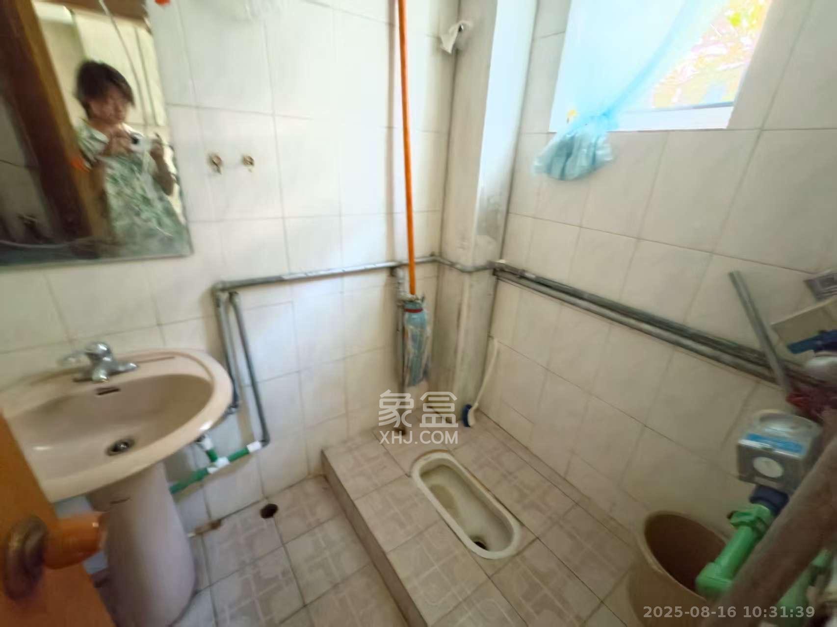 石佳冲小区 3室2厅1卫 2000.0元/月 石佳冲小区 3室2厅1卫 2000.0元/月室内图