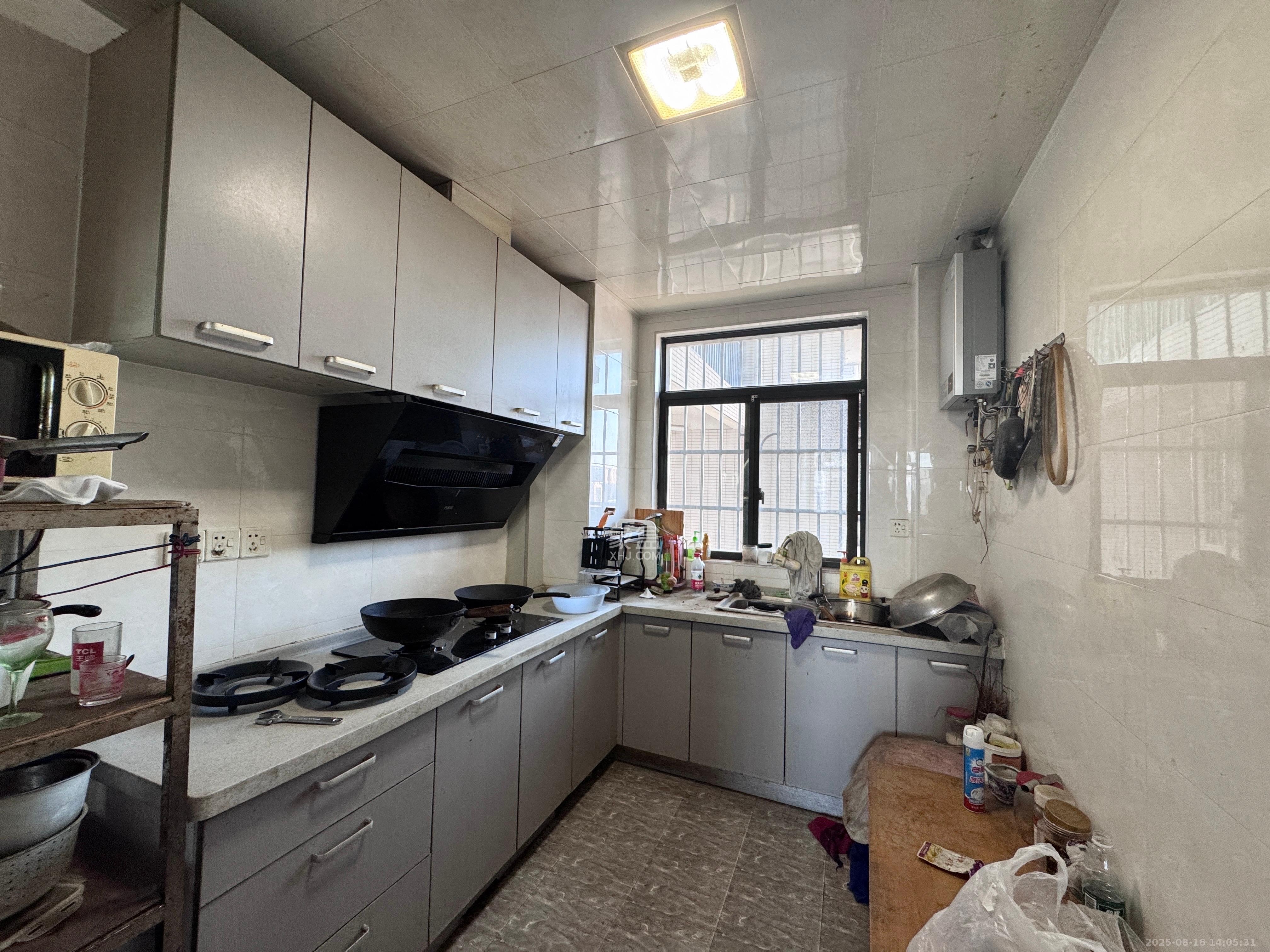 福邸雅苑  3室2厅2卫    3000.0元/月室内图