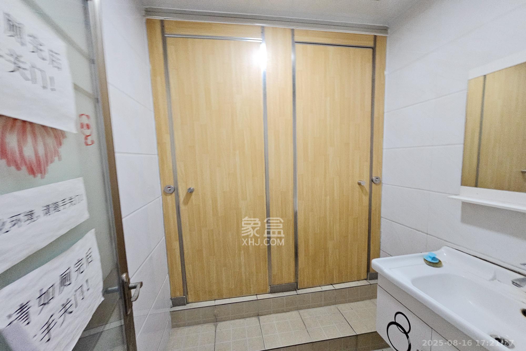 融科檀香山(融科紫檀、香山国际) 4室2厅1卫 4000.0元/月 融科檀香山(融科紫檀、香山国际) 4室2厅1卫 4000.0元/月室内图