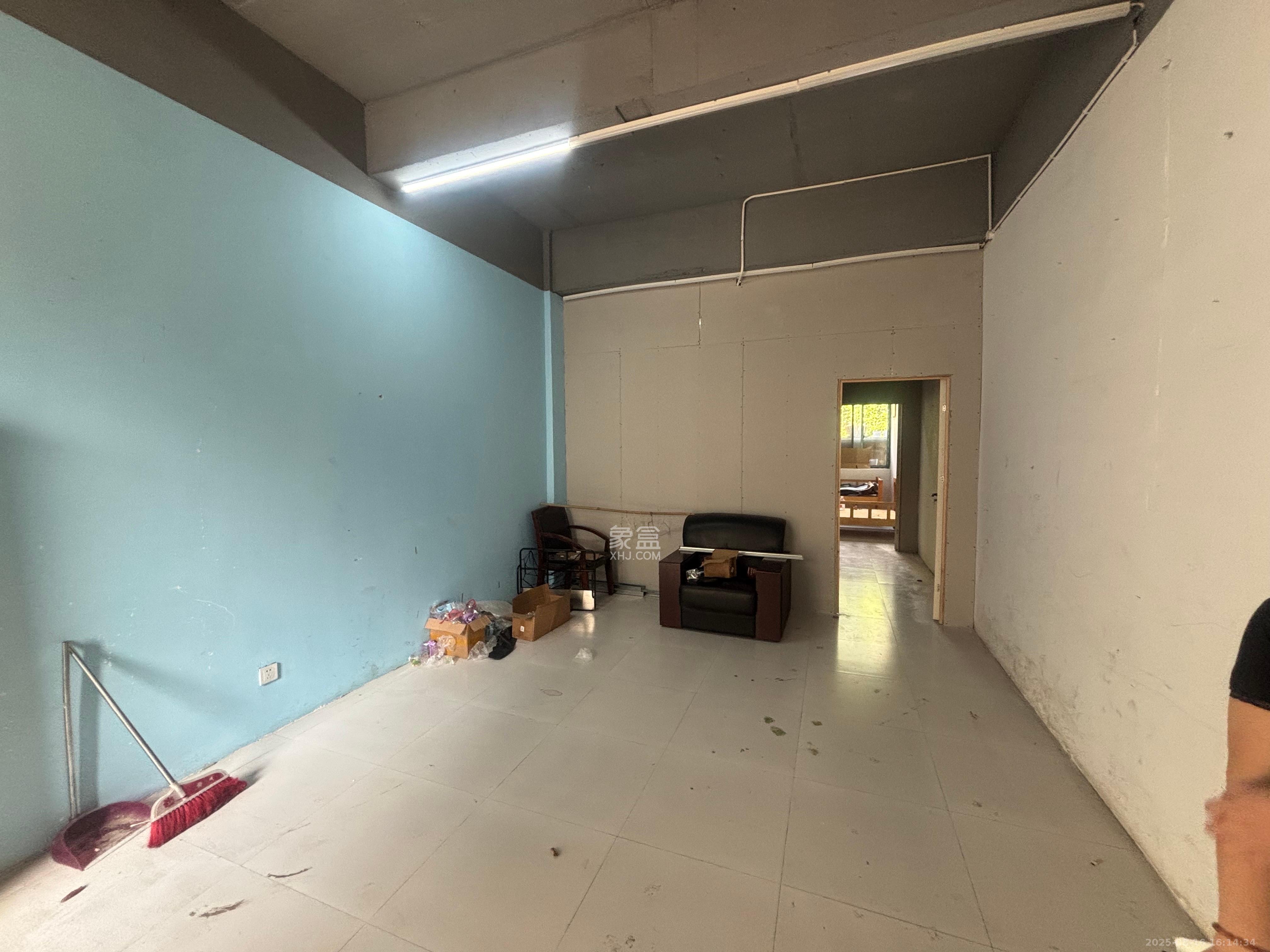 鄱阳小区   80.0㎡      2600.0元/月室内图