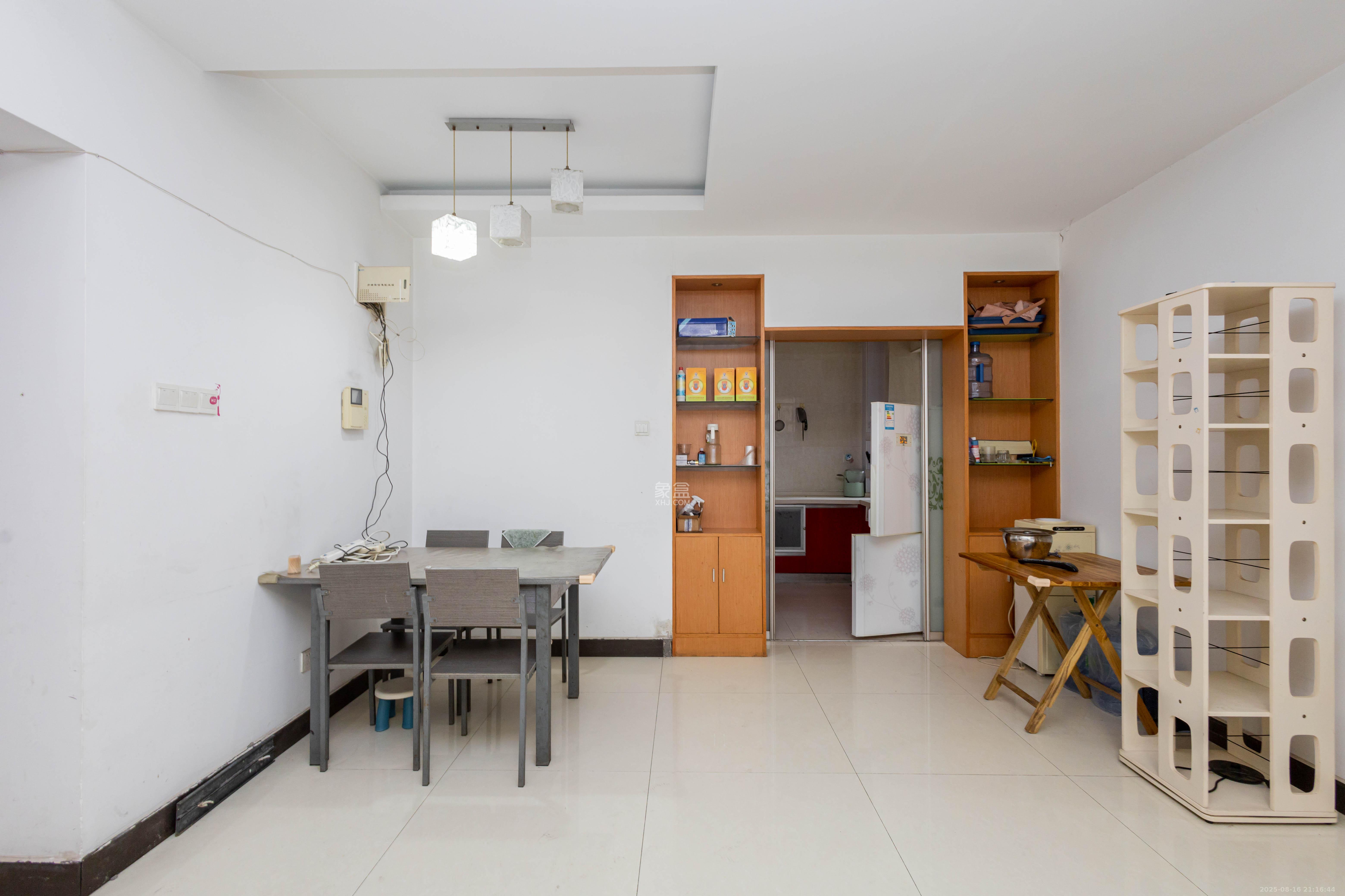 华天LOHO小镇  3室2厅2卫    53.0万 华天LOHO小镇  3室2厅2卫    53.0万客厅