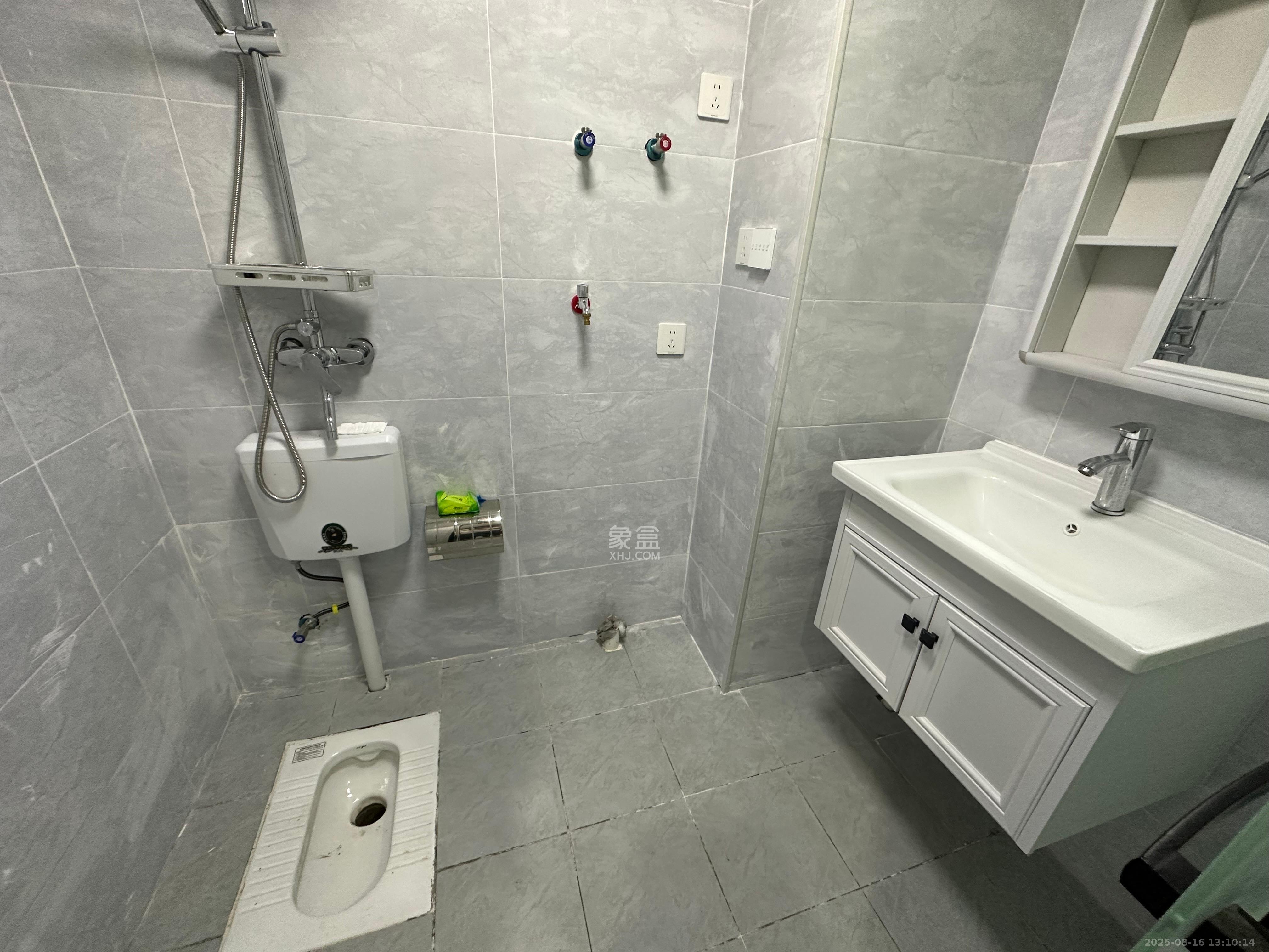 龙湖铂金岛 1室0厅1卫 1200.0元/月 龙湖铂金岛 1室0厅1卫 1200.0元/月室内图