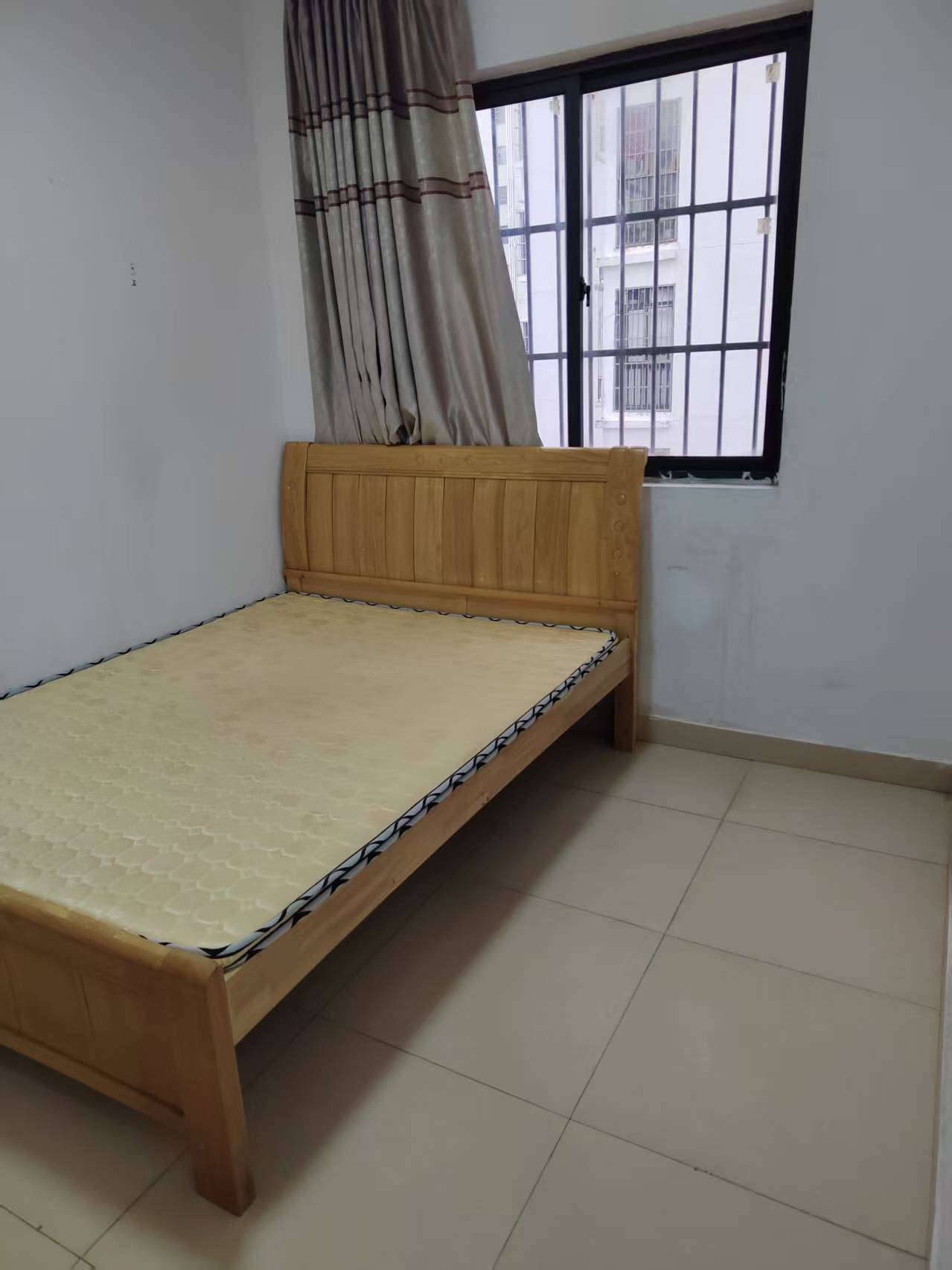 海糖小区一二期 3室2厅1卫 2000.0元/月 海糖小区一二期 3室2厅1卫 2000.0元/月室内图