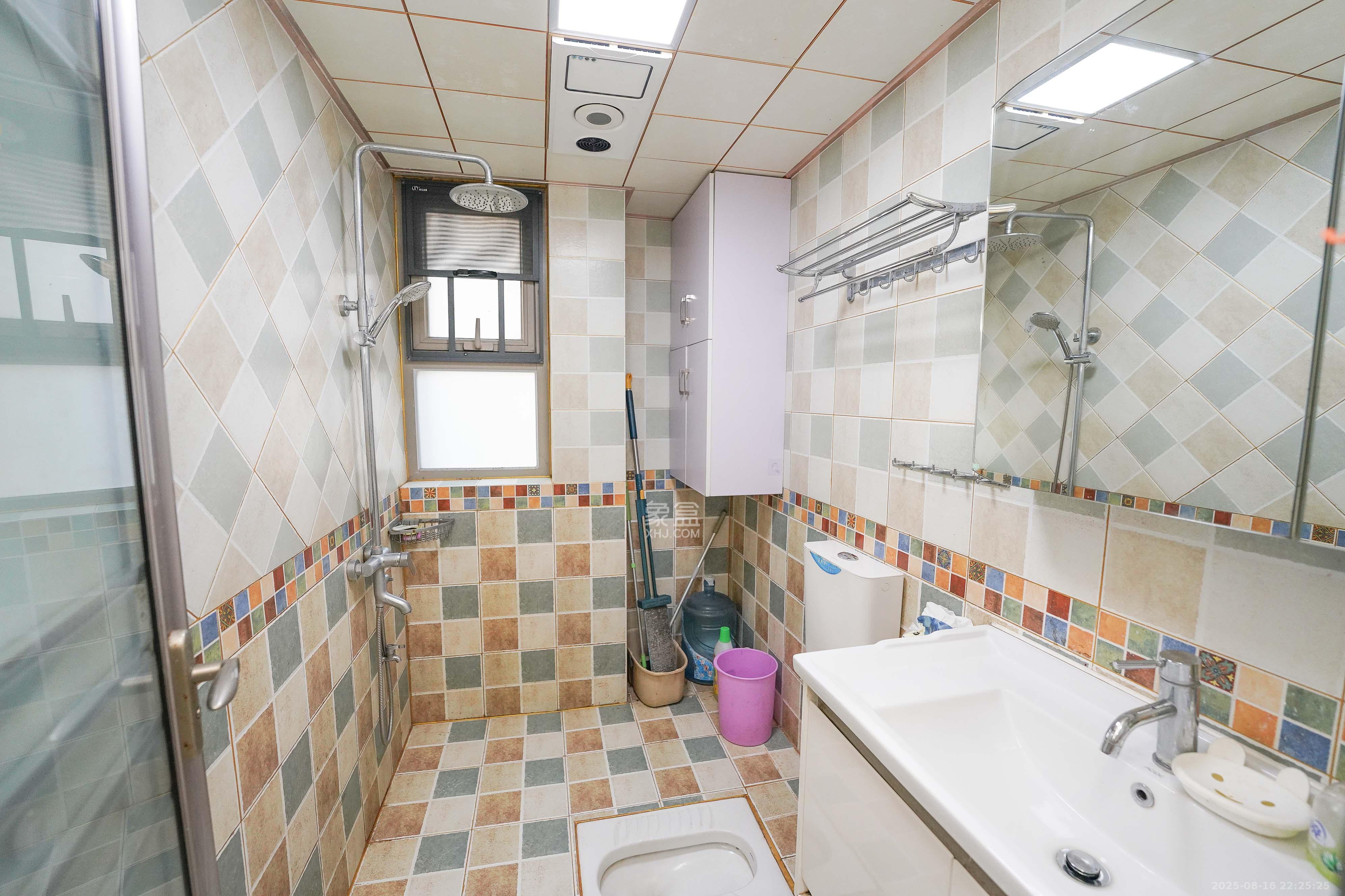 怡海星城  3室2厅1卫    60.0万 怡海星城  3室2厅1卫    60.0万卫生间