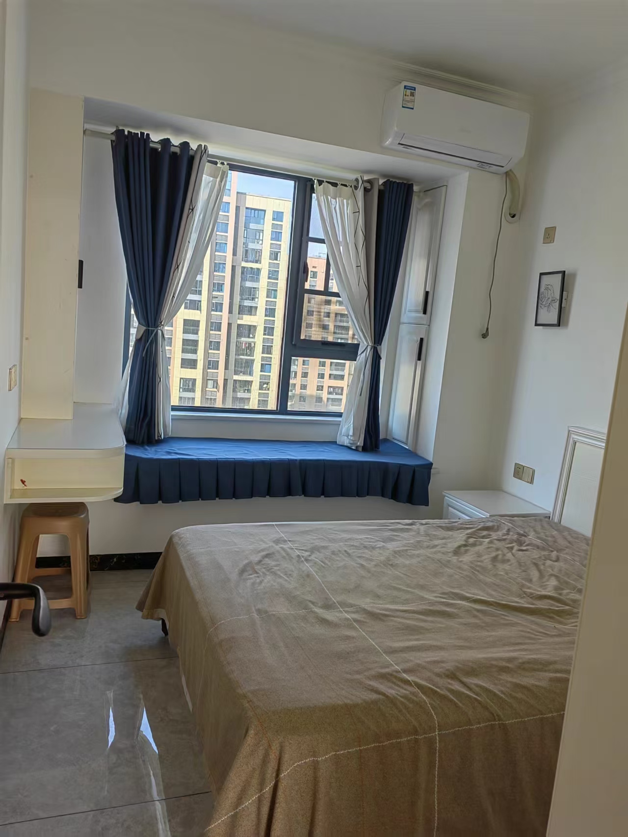 百弘学府城 3室2厅2卫 2000.0元/月 百弘学府城 3室2厅2卫 2000.0元/月室内图