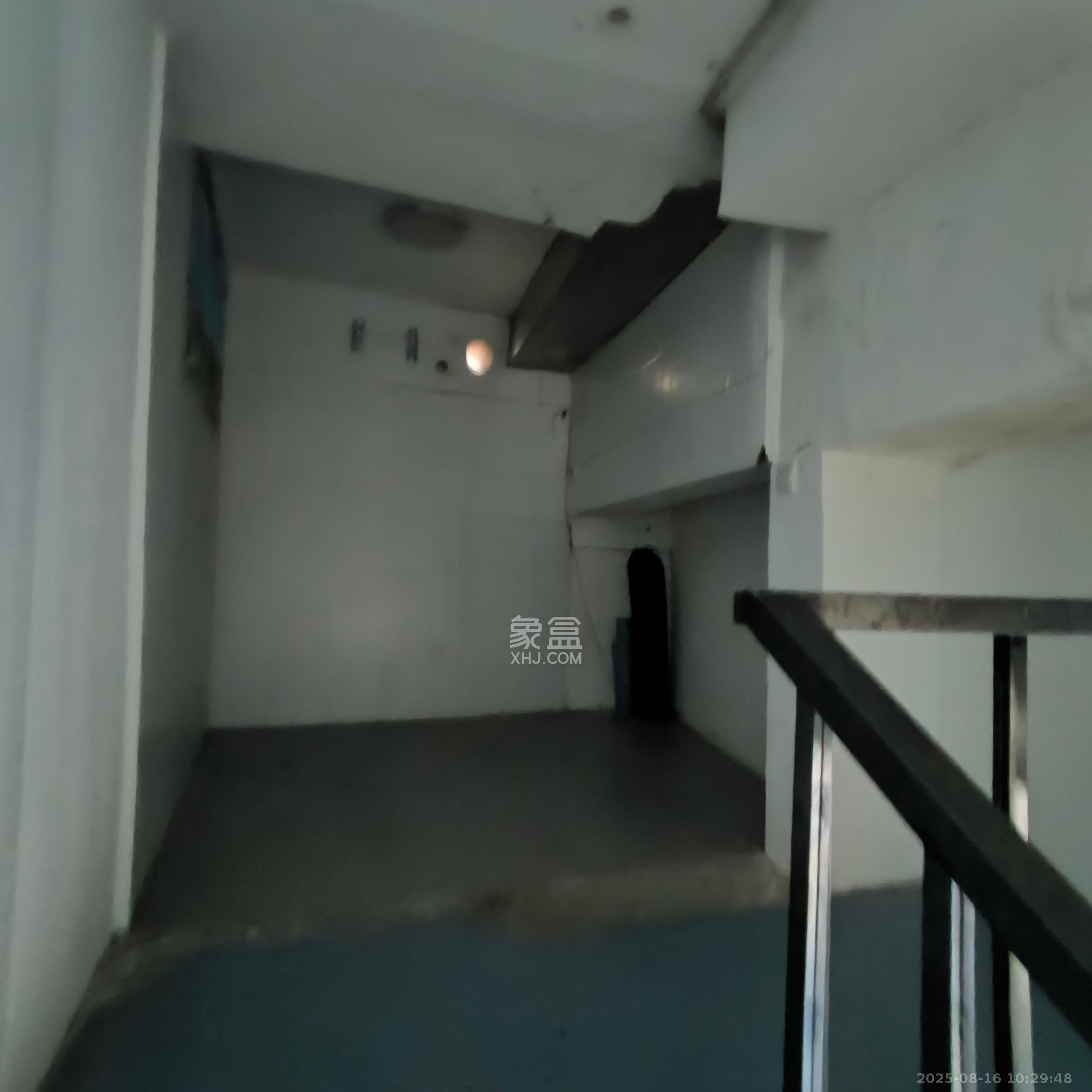 高鑫麓城   100.0㎡      5000.0元/月室内图