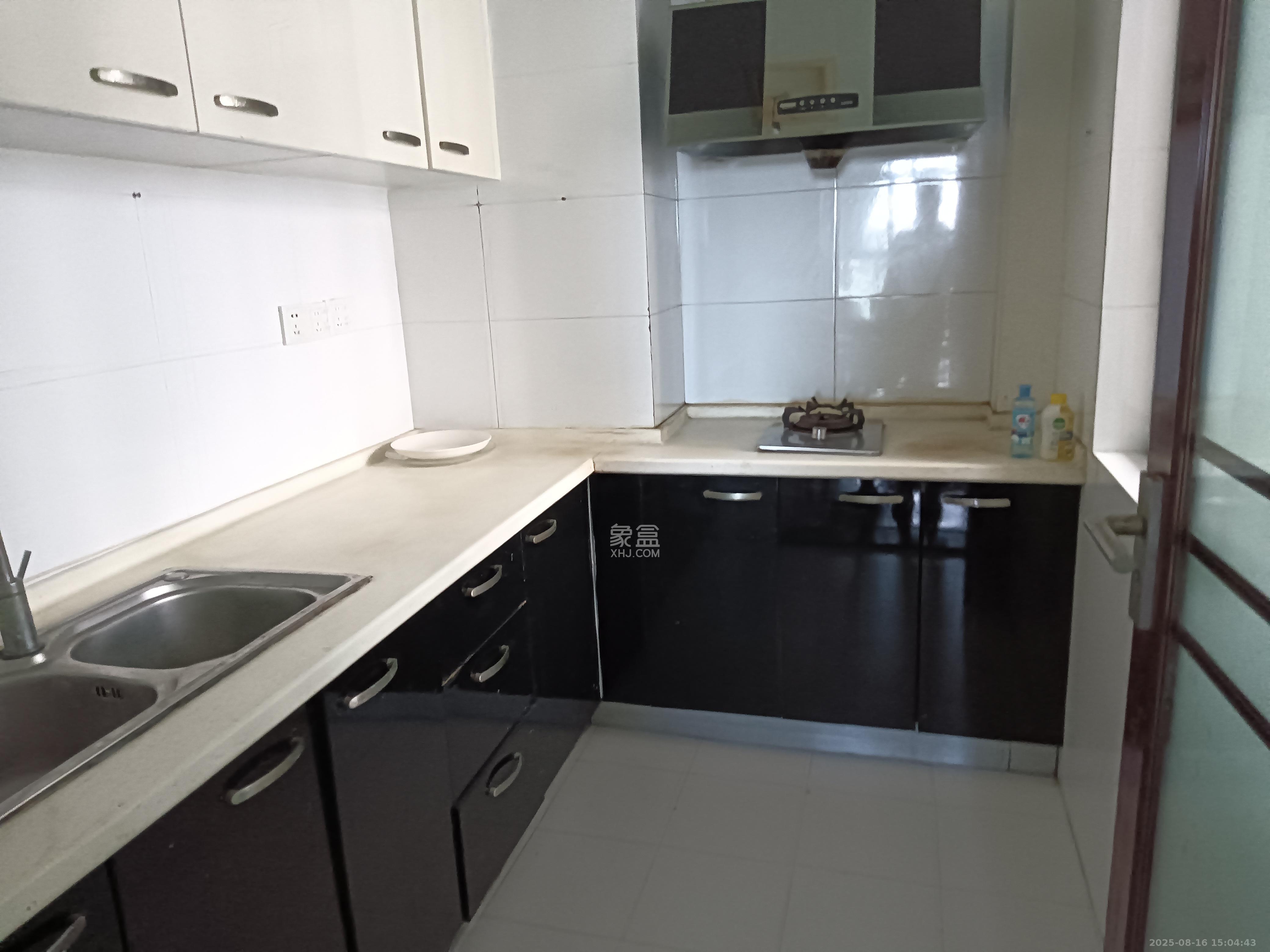 藏珑湖上国际花园 2室1厅1卫 2400.0元/月 藏珑湖上国际花园 2室1厅1卫 2400.0元/月室内图