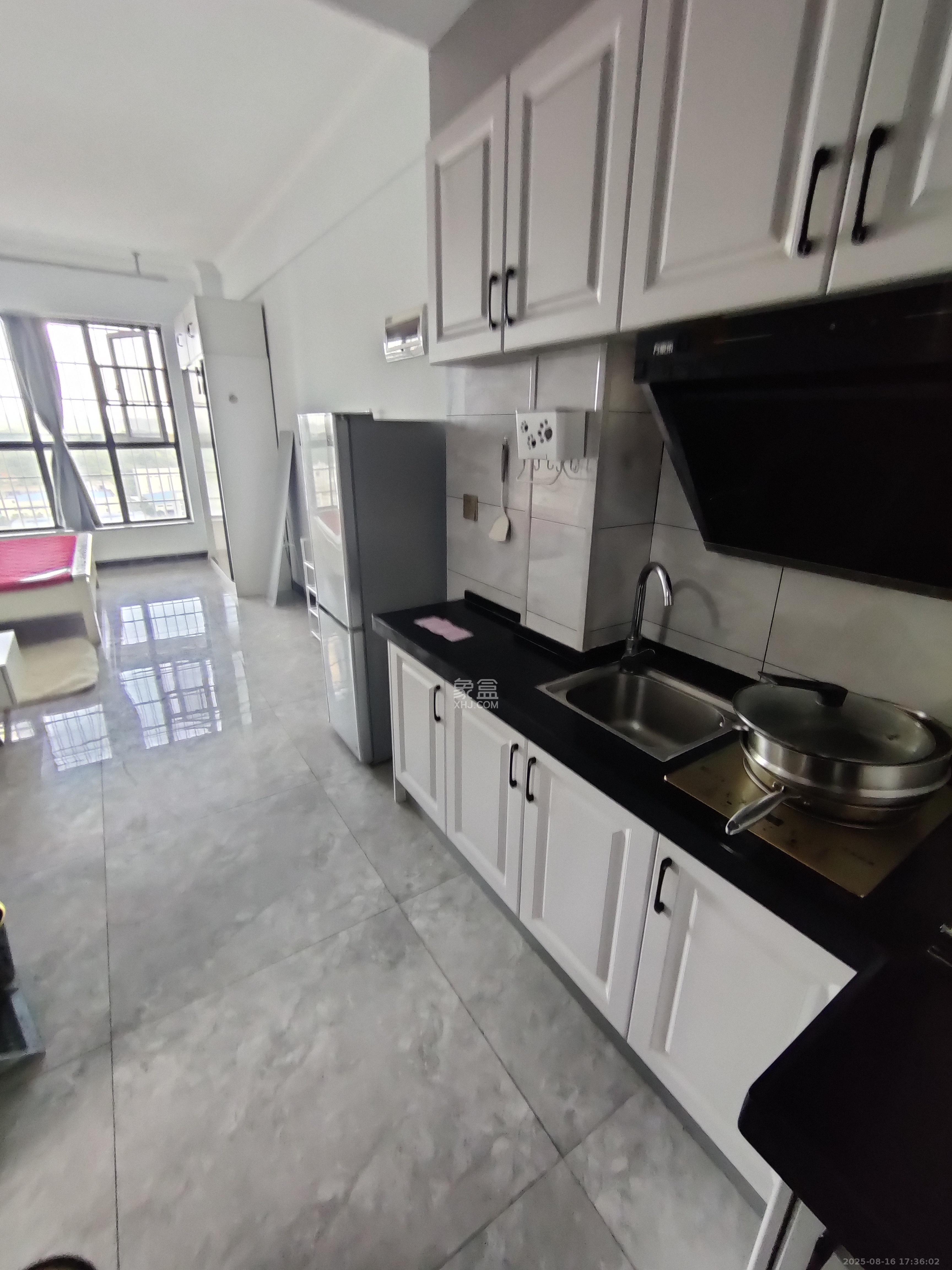 中南国际眼镜城(中伟商业中心) 1室1厅1卫 1300.0元/月 中南国际眼镜城(中伟商业中心) 1室1厅1卫 1300.0元/月室内图