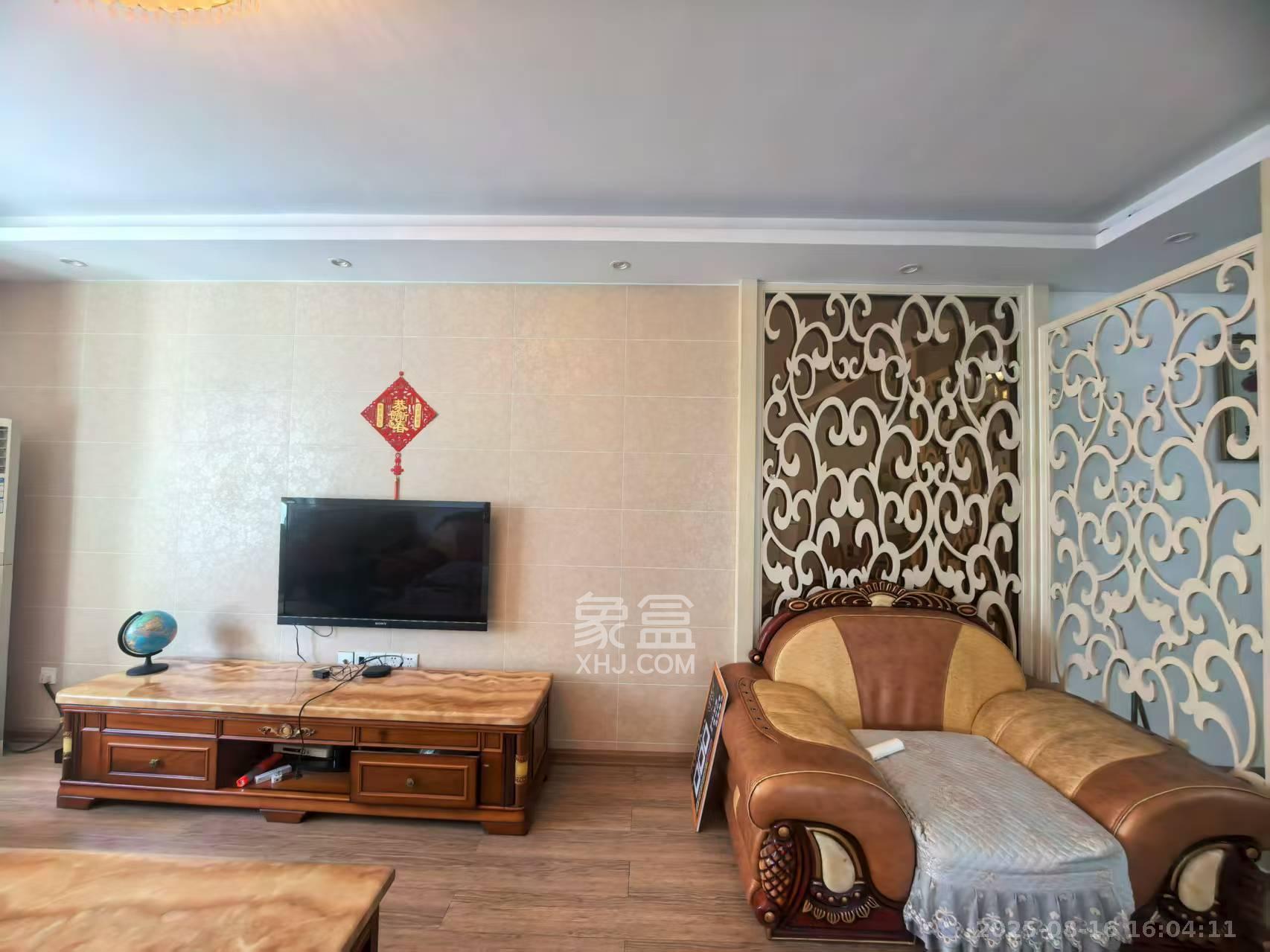 嘉盛华庭(一期、二期、三期) 3室2厅2卫 3000.0元/月 嘉盛华庭(一期、二期、三期) 3室2厅2卫 3000.0元/月室内图