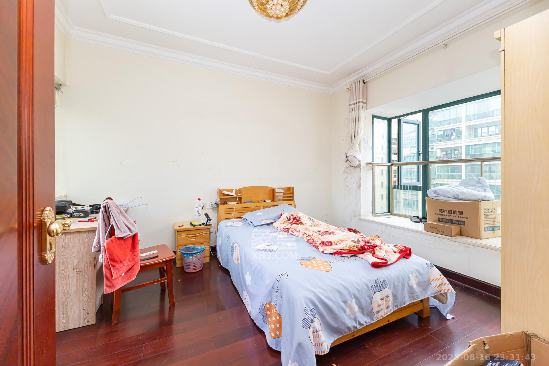 恒大名都 3室2厅1卫 60.0万 恒大名都 3室2厅1卫 60.0万卧室