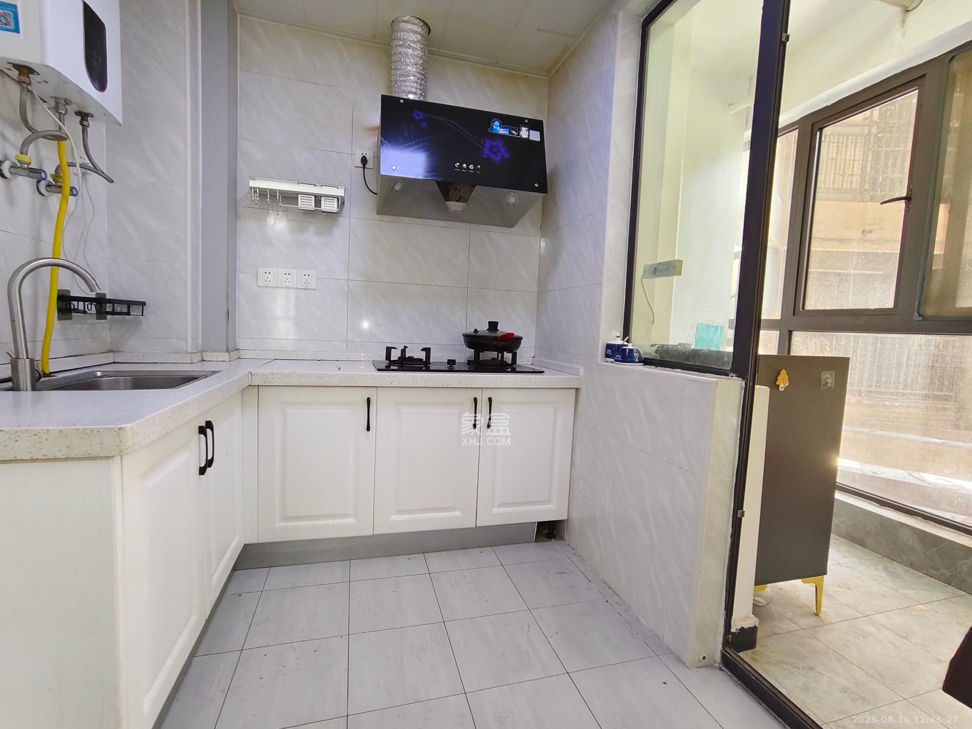 康桥长郡 3室2厅2卫 2300.0元/月 康桥长郡 3室2厅2卫 2300.0元/月室内图