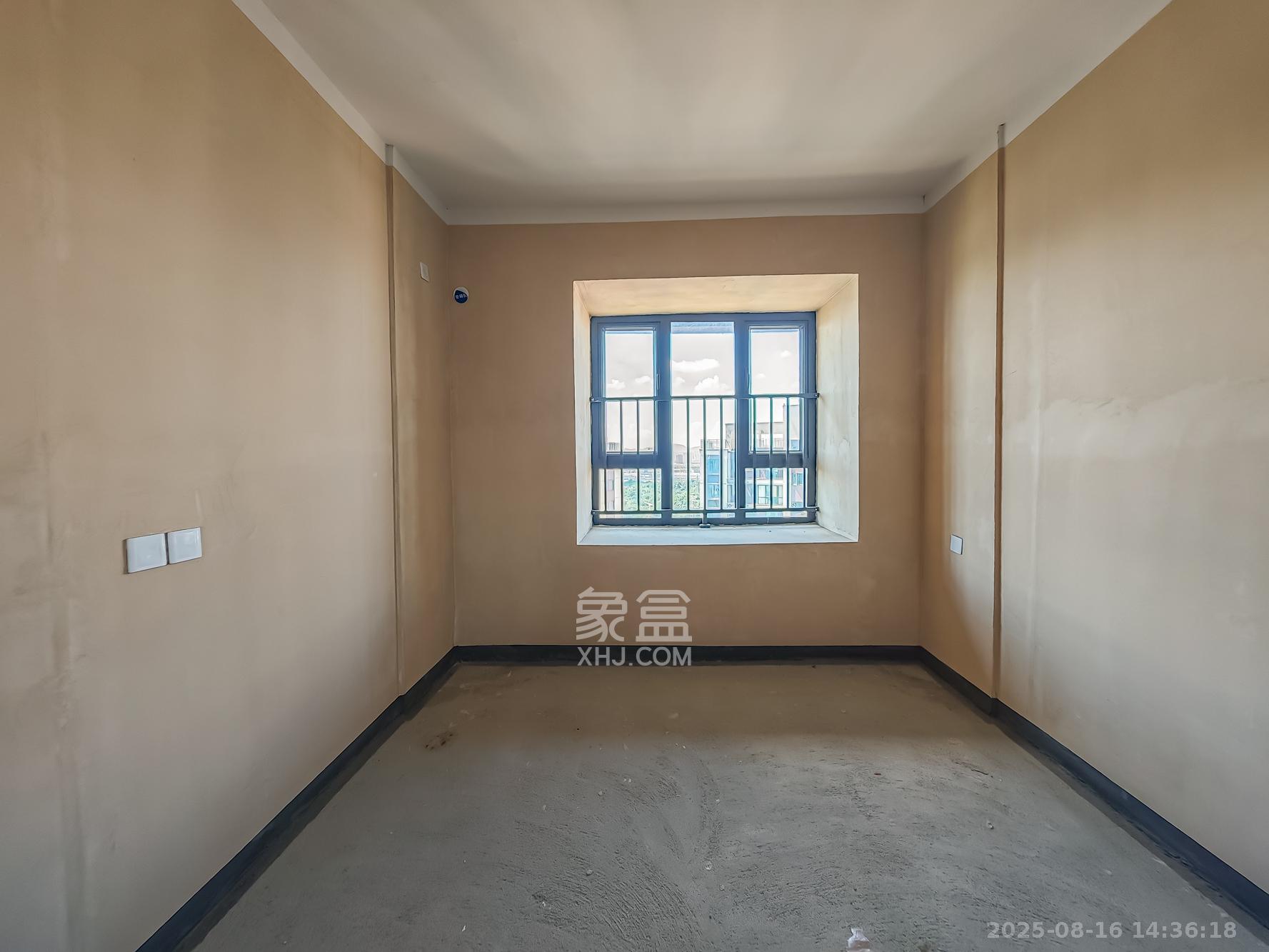 长沙融创城  3室2厅1卫    50.0万卧室