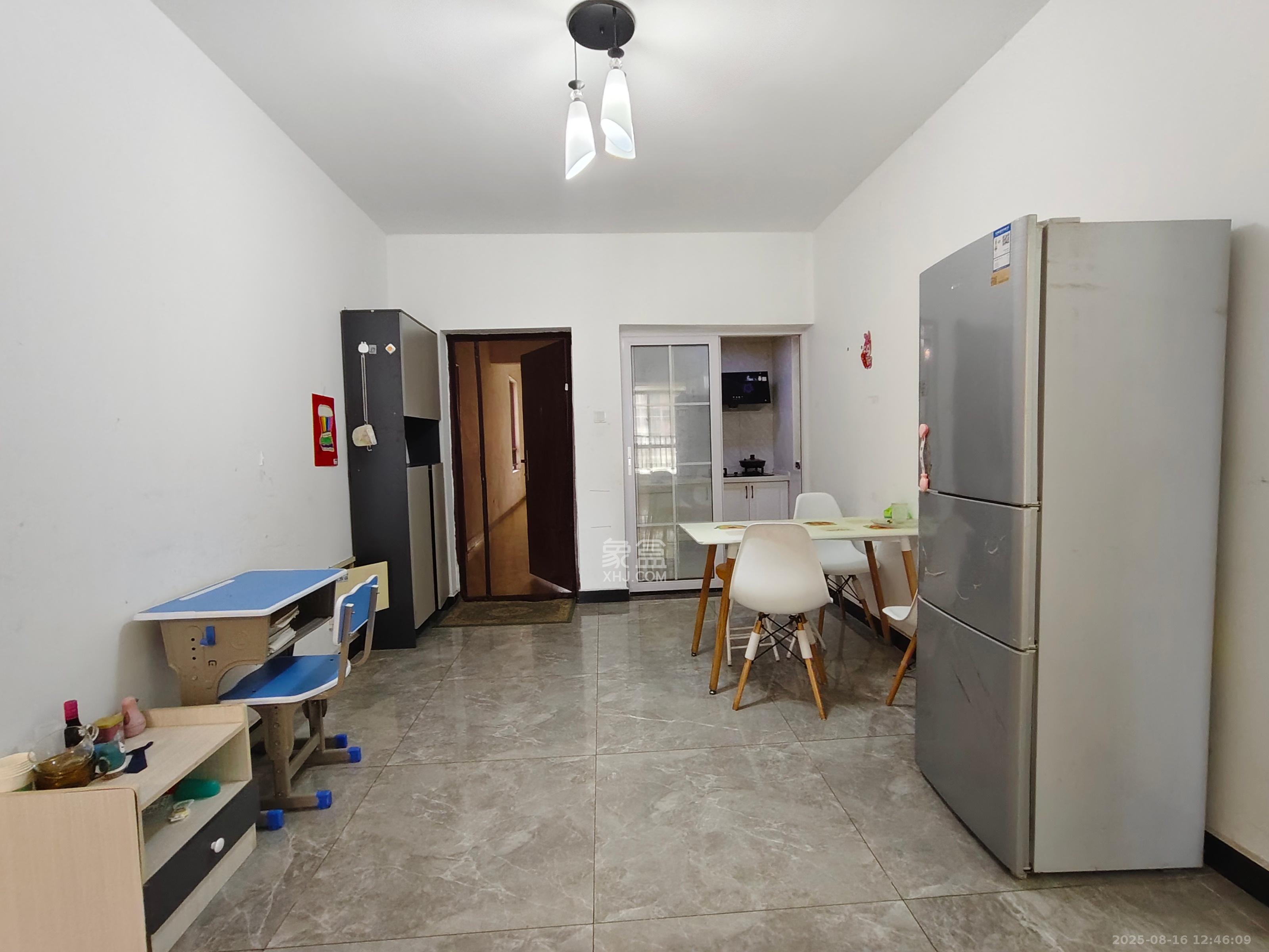 康桥长郡 3室2厅2卫 2300.0元/月 康桥长郡 3室2厅2卫 2300.0元/月室内图