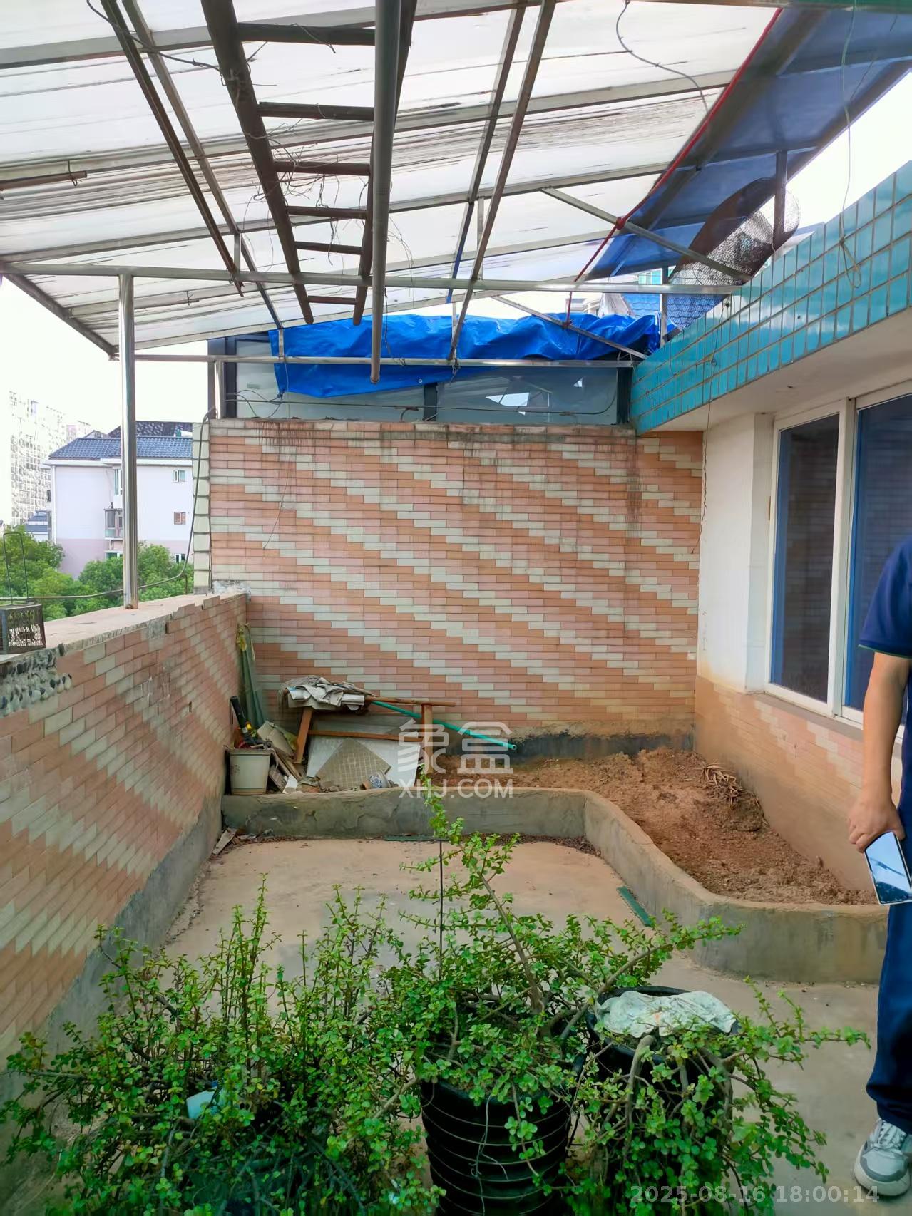 四方小区 3室2厅2卫 2200.0元/月 四方小区 3室2厅2卫 2200.0元/月室内图