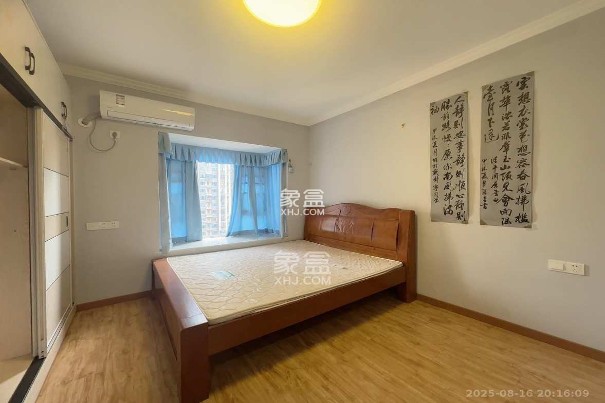 荣盛花语城  4室2厅2卫    2400.0元/月 荣盛花语城  4室2厅2卫    2400.0元/月室内图