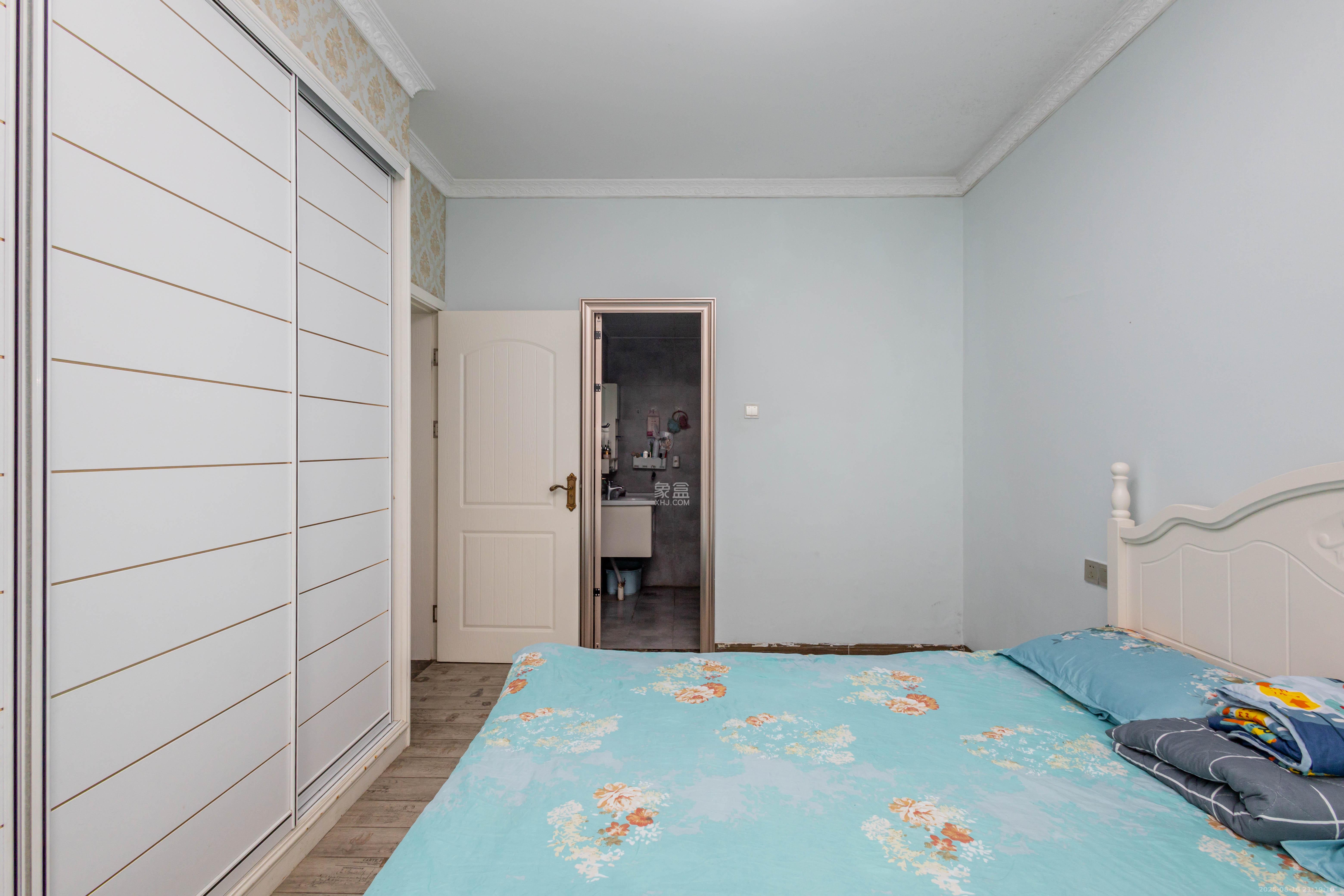 康桥长郡 3室2厅2卫 66.8万 康桥长郡 3室2厅2卫 66.8万卧室