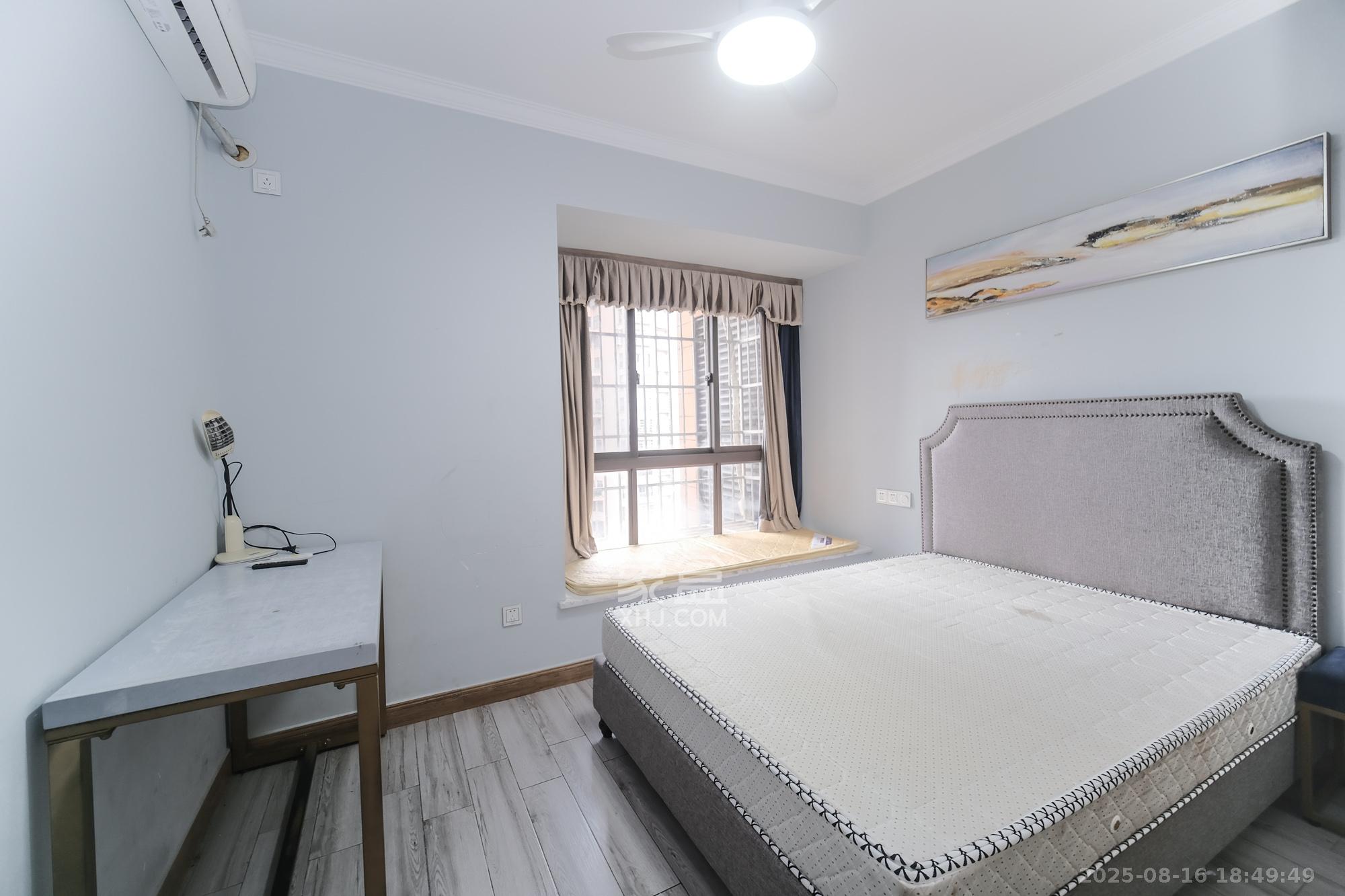 好望谷  4室2厅2卫    108.0万卧室