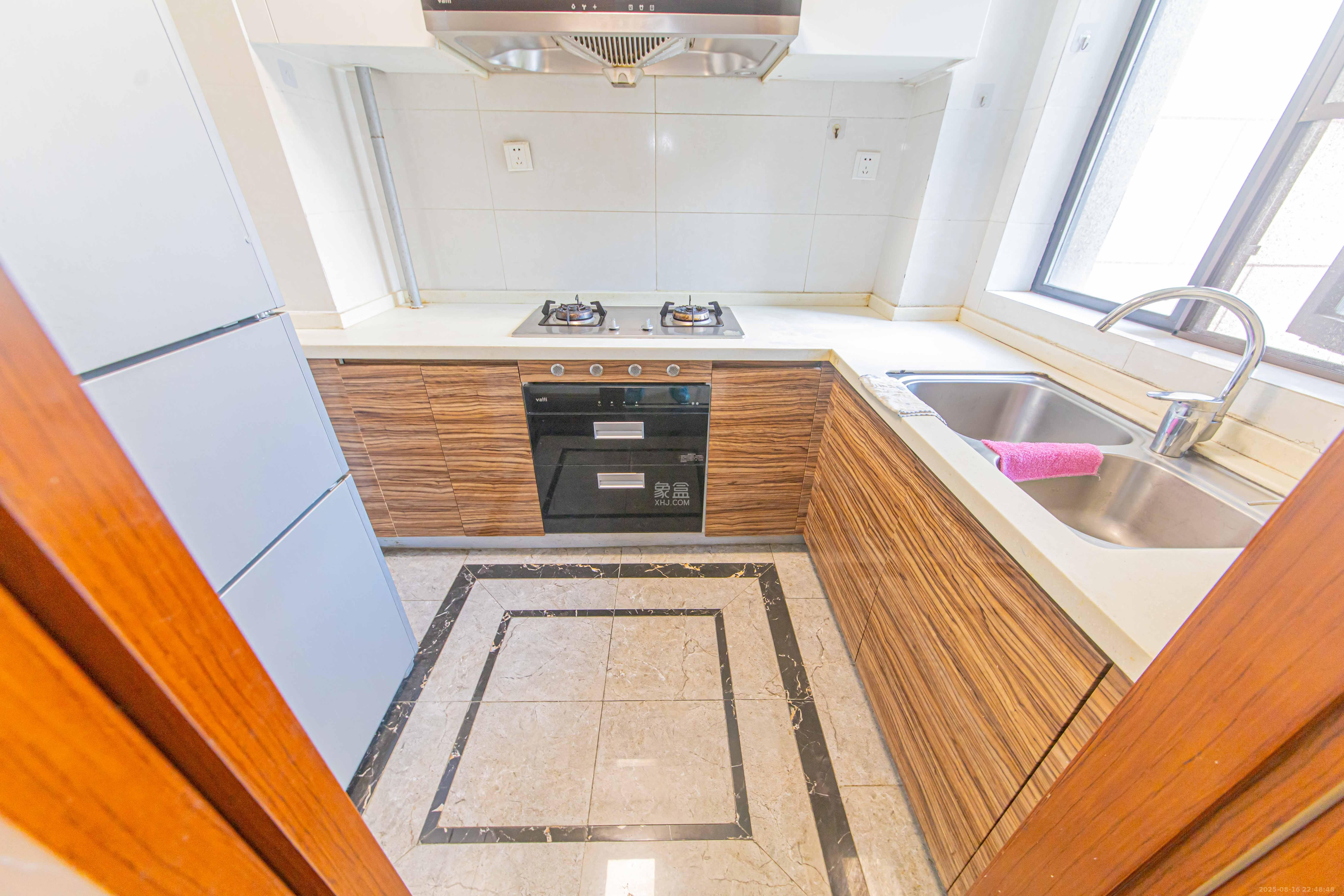 中海新城熙岸(中信新城五期)  3室2厅2卫    99.8万 中海新城熙岸(中信新城五期)  3室2厅2卫    99.8万厨房