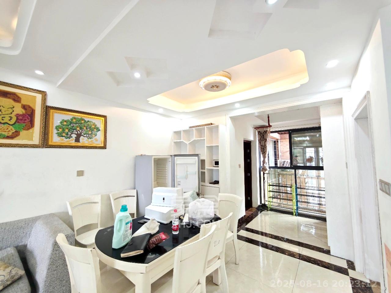 中南红领邦(红星嘉和苑) 3室2厅2卫 2400.0元/月 中南红领邦(红星嘉和苑) 3室2厅2卫 2400.0元/月室内图