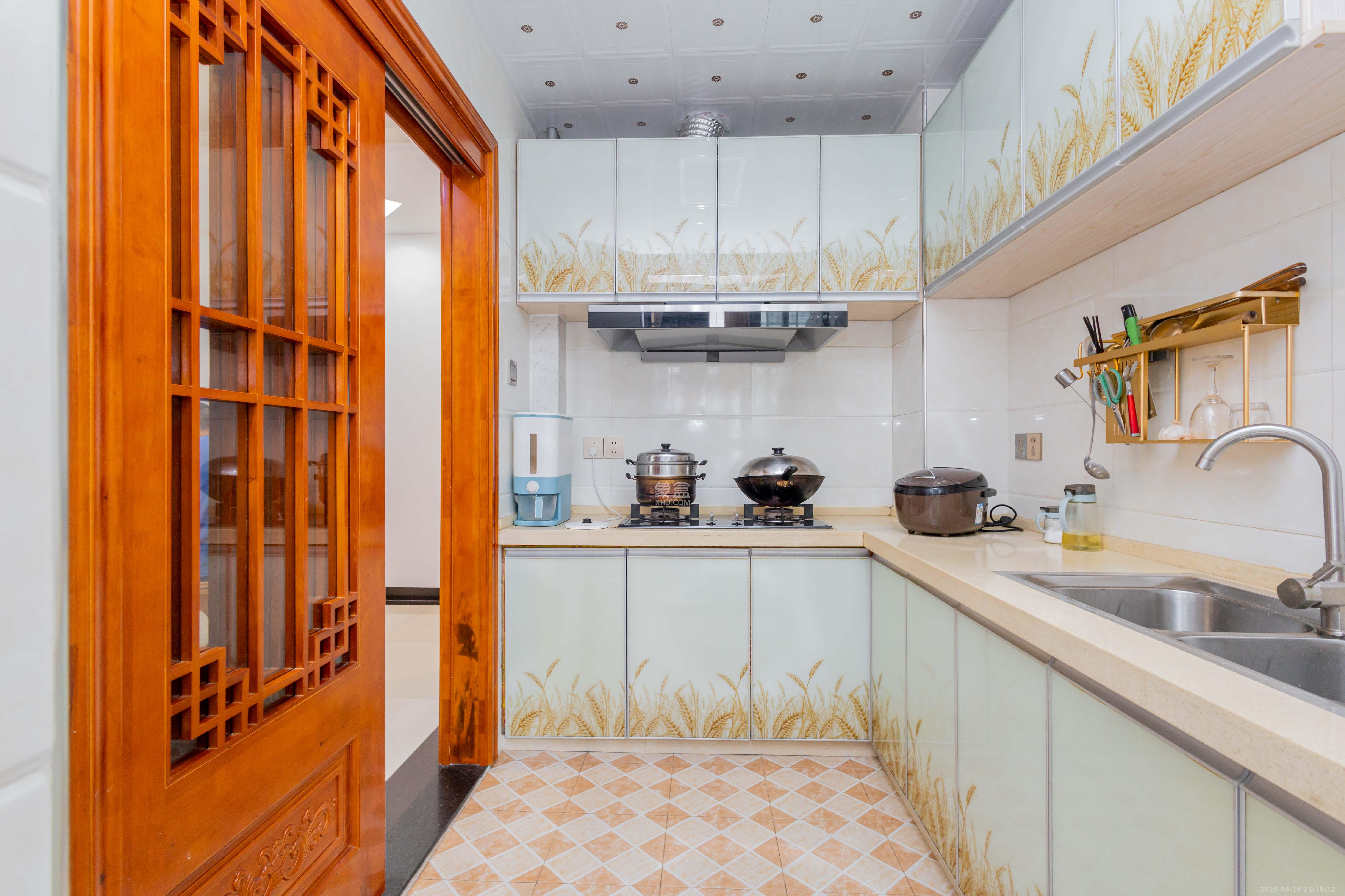 中国铁建国际城二期 3室2厅1卫 65.0万 中国铁建国际城二期 3室2厅1卫 65.0万厨房