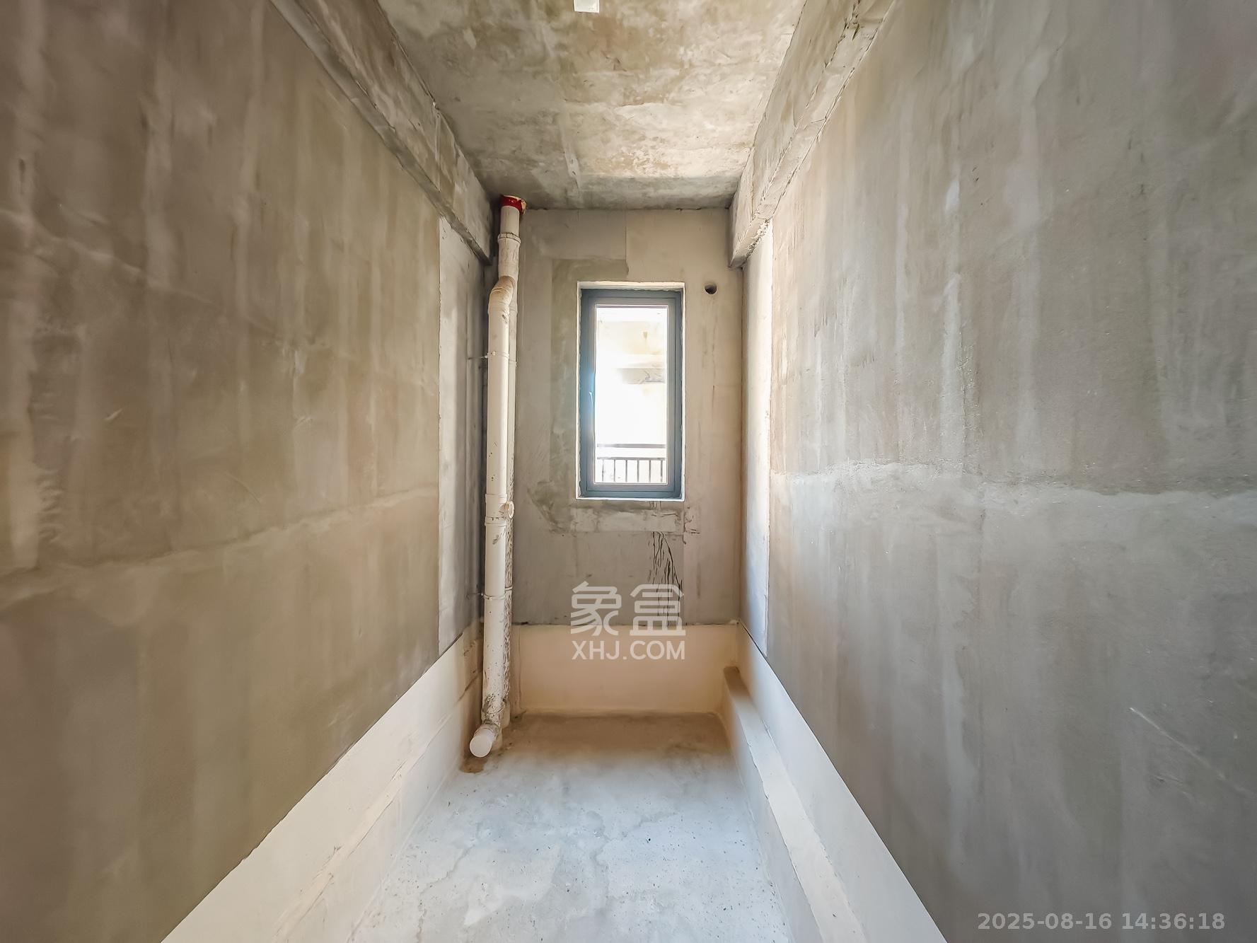 长沙融创城  3室2厅1卫    50.0万卫生间