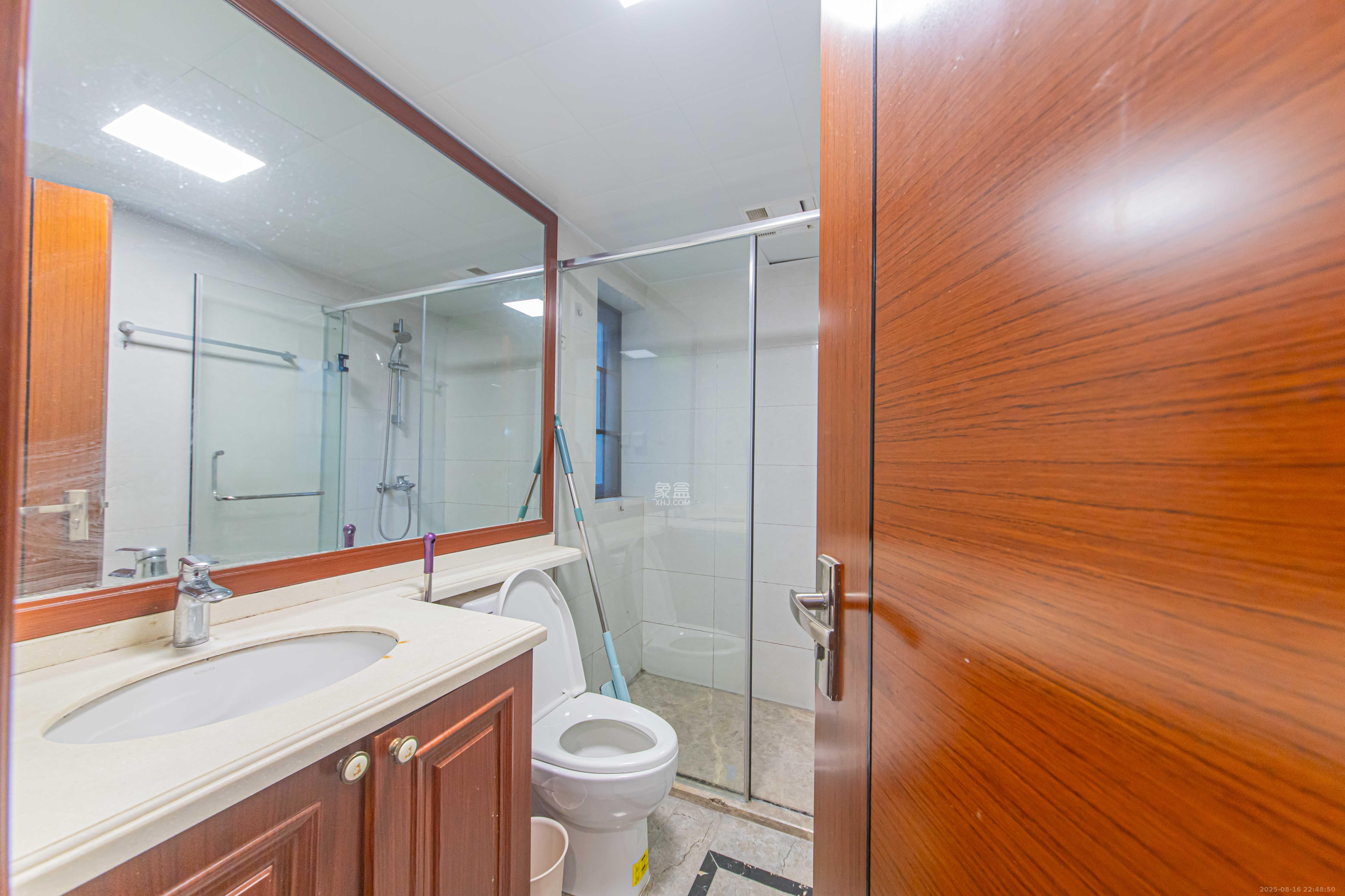 中海新城熙岸(中信新城五期)  3室2厅2卫    99.8万 中海新城熙岸(中信新城五期)  3室2厅2卫    99.8万卫生间