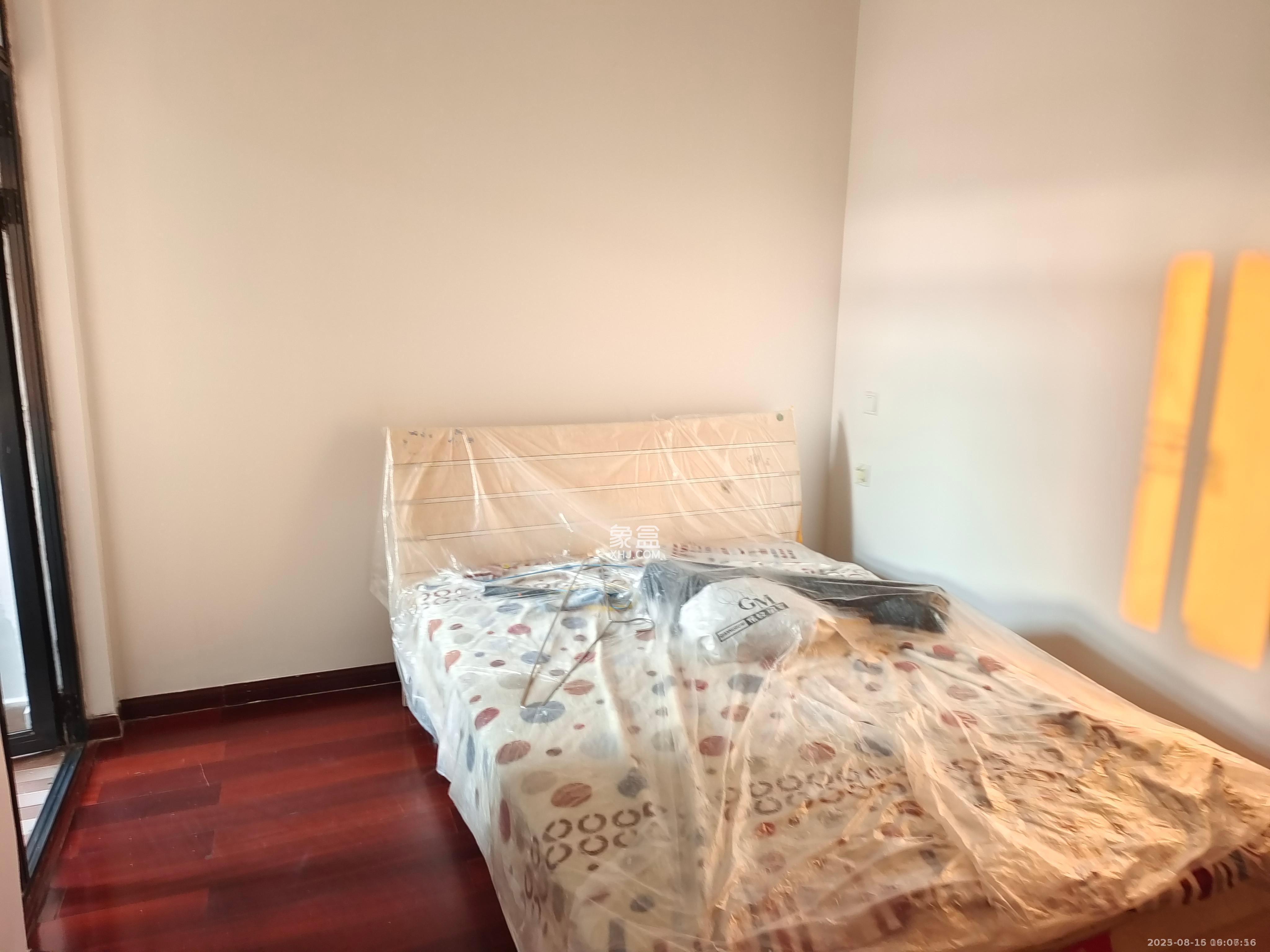 阳光100三期 3室2厅1卫 2200.0元/月 阳光100三期 3室2厅1卫 2200.0元/月室内图