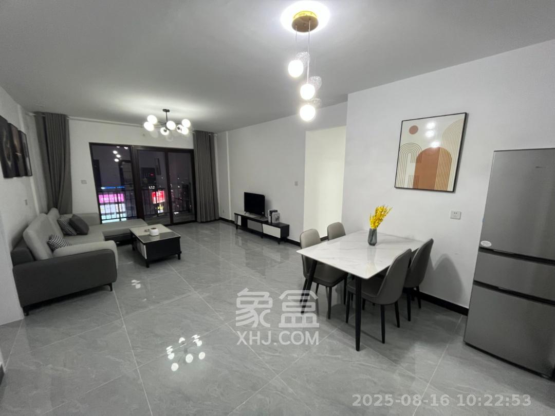 新长海广场  4室2厅2卫    3200.0元/月室内图