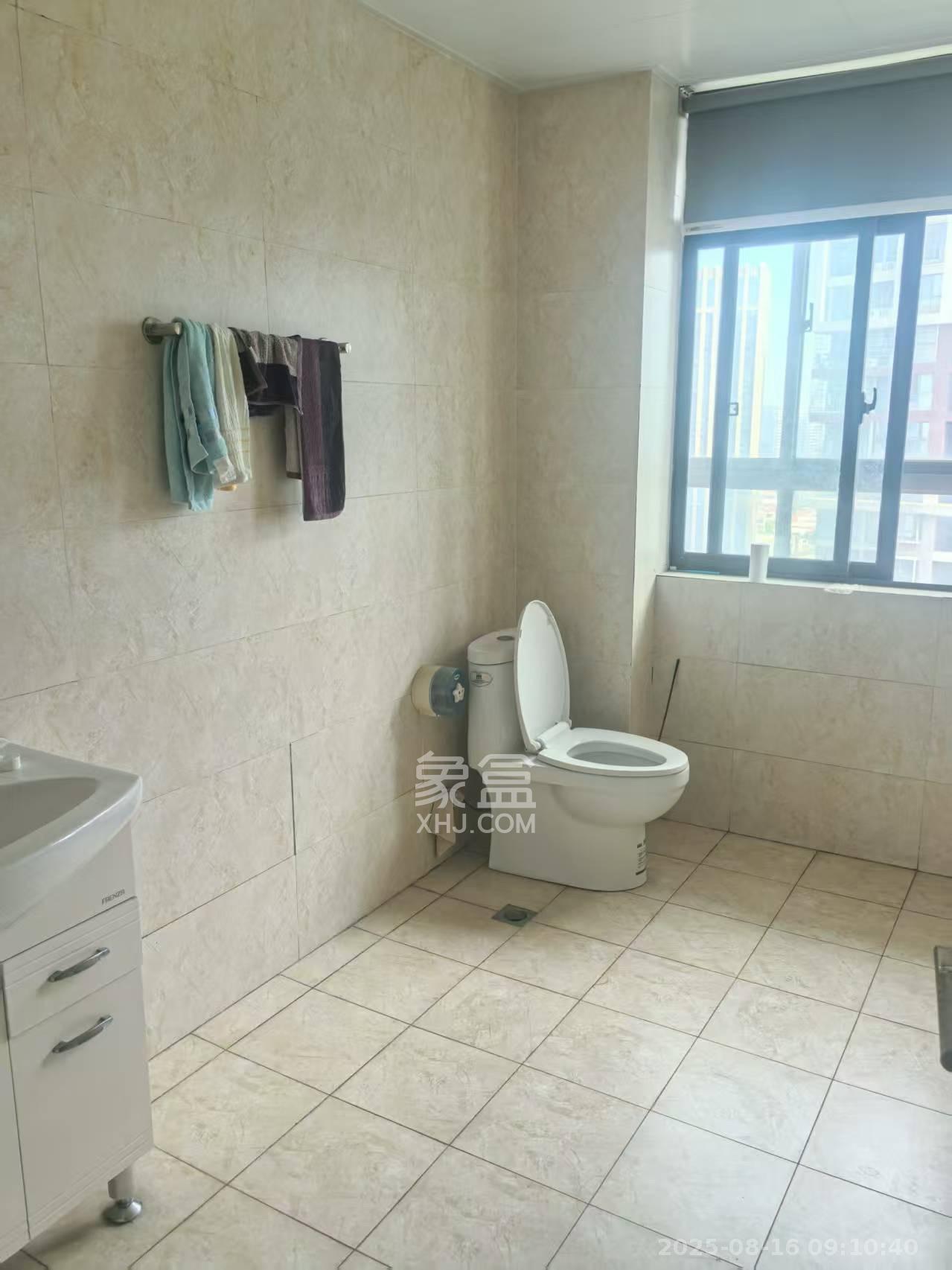 万树丹堤  3室2厅2卫    3099.0元/月室内图