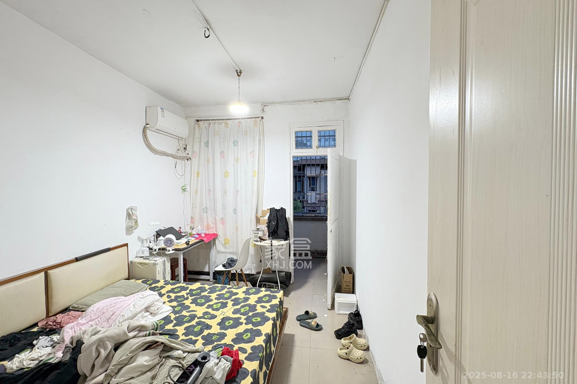 燕山街社区  2室1厅1卫    35.0万 燕山街社区  2室1厅1卫    35.0万客厅