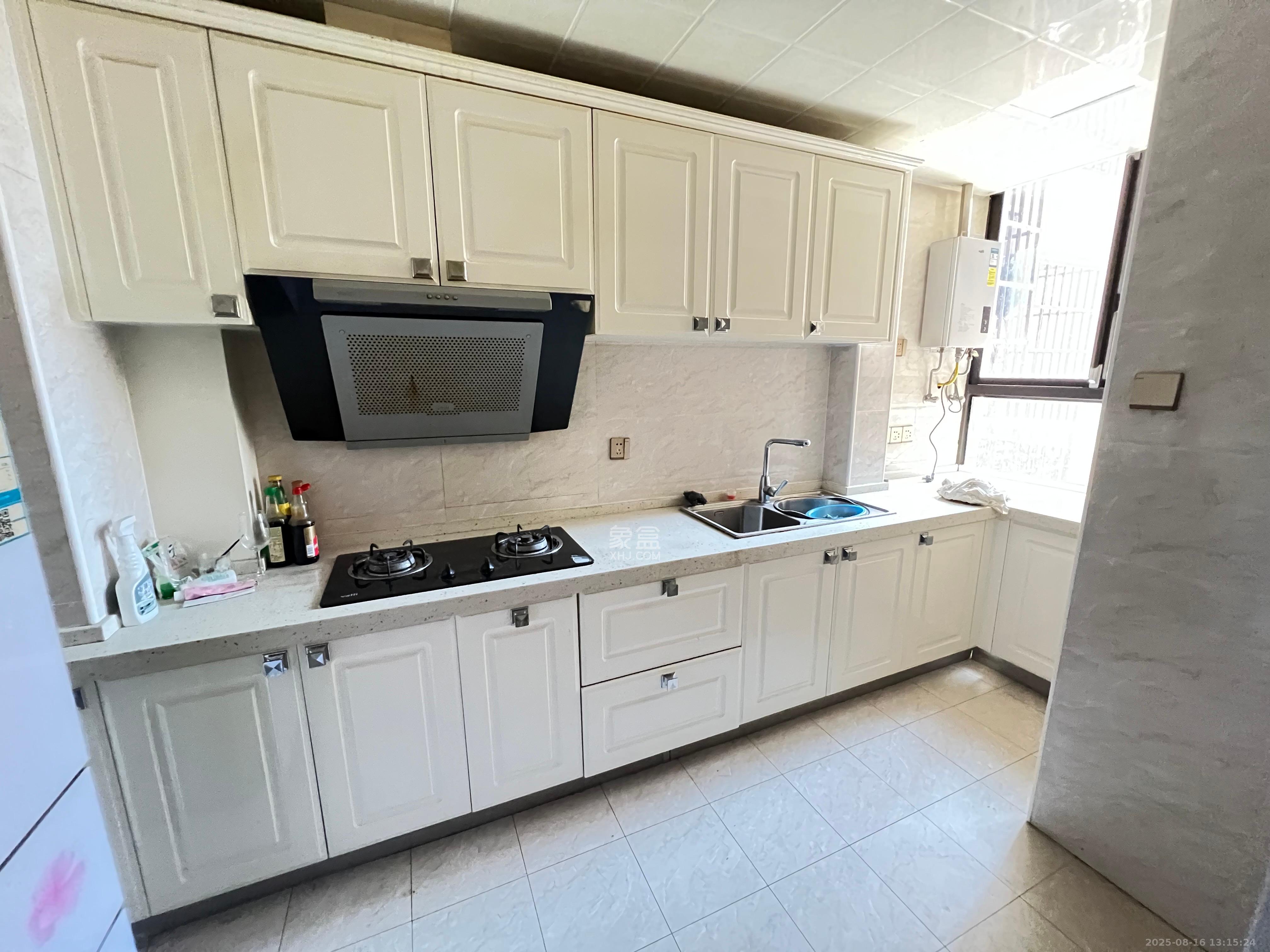 中铁西江悦一期  3室2厅2卫    2700.0元/月 中铁西江悦一期  3室2厅2卫    2700.0元/月室内图