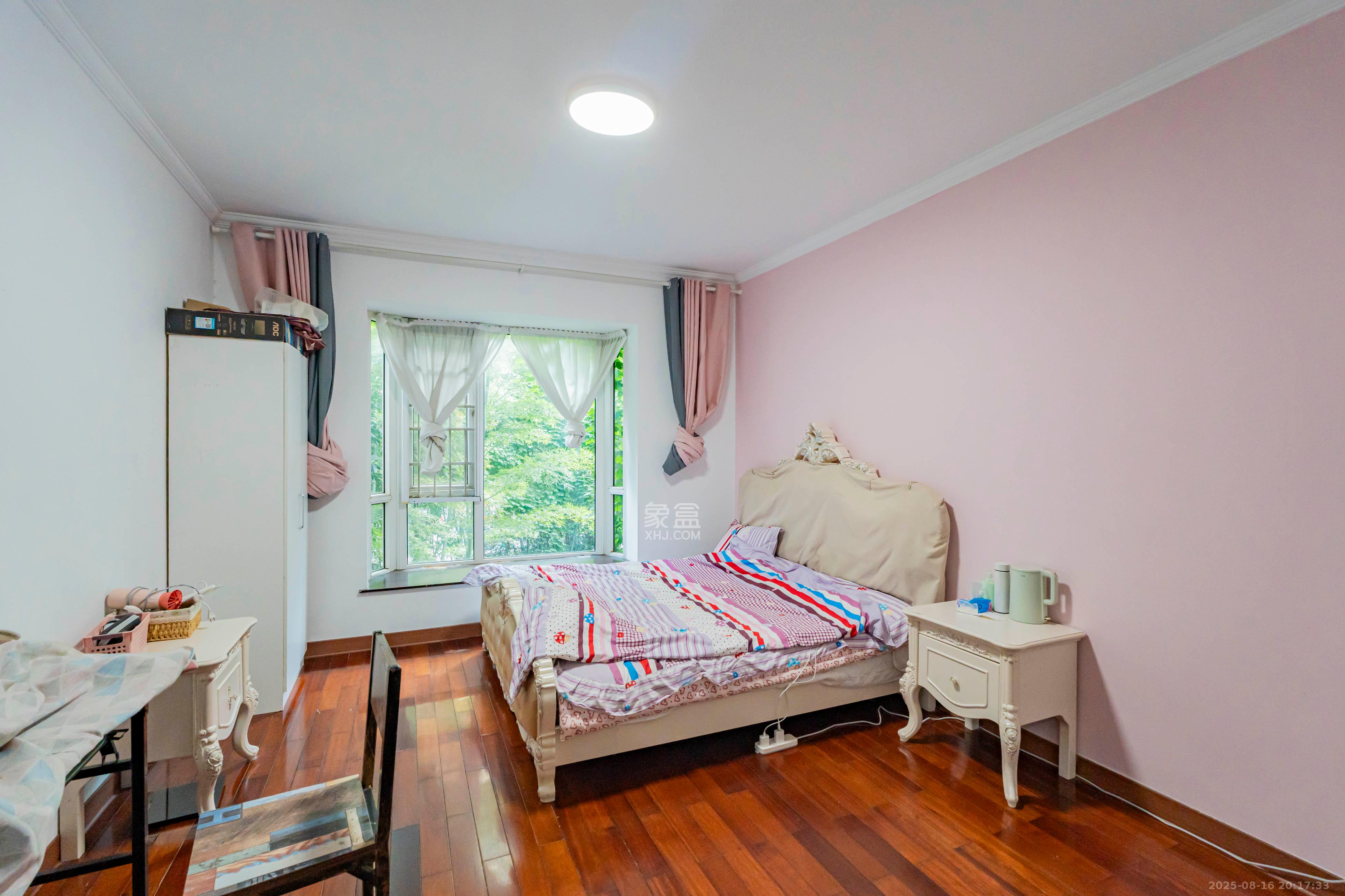 左岸春天  4室2厅2卫    130.0万 左岸春天  4室2厅2卫    130.0万卧室