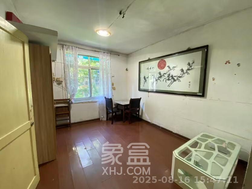红旗区三片  1室1厅1卫   1300.00元/月