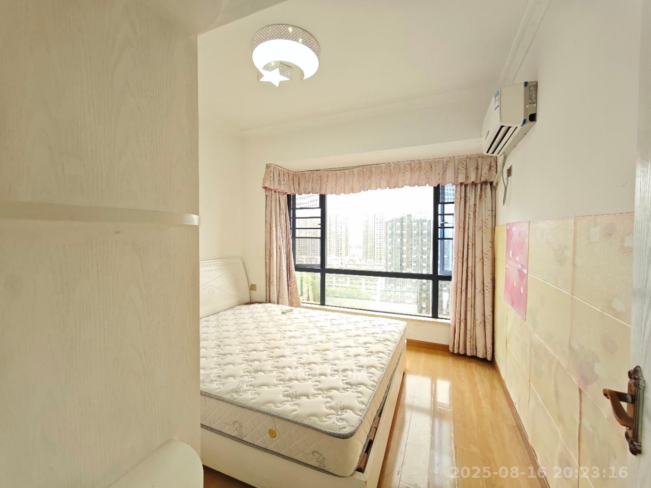 中南红领邦(红星嘉和苑) 3室2厅2卫 2400.0元/月 中南红领邦(红星嘉和苑) 3室2厅2卫 2400.0元/月室内图