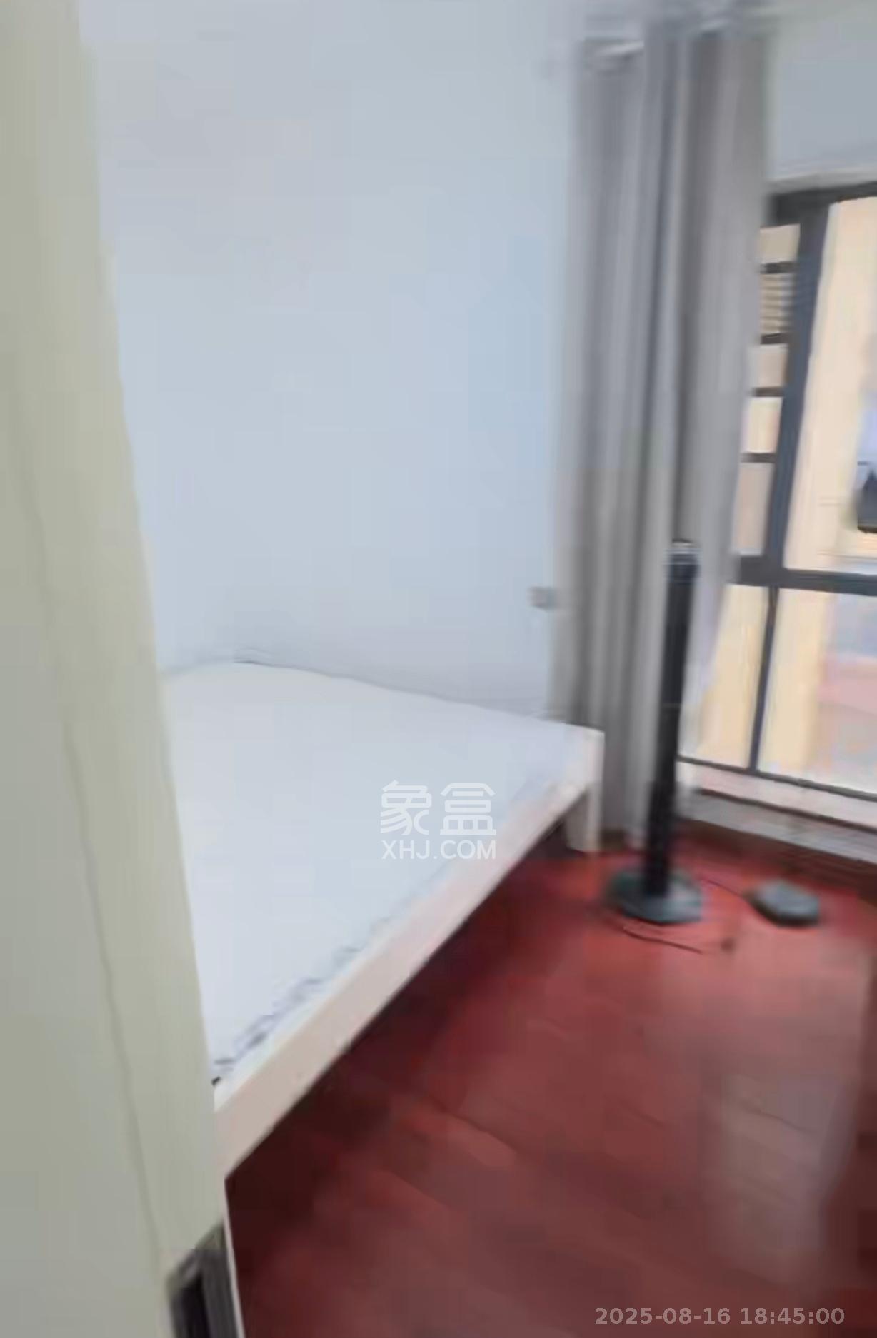 兰亭湾畔  1室2厅1卫   2500.00元/月室内图