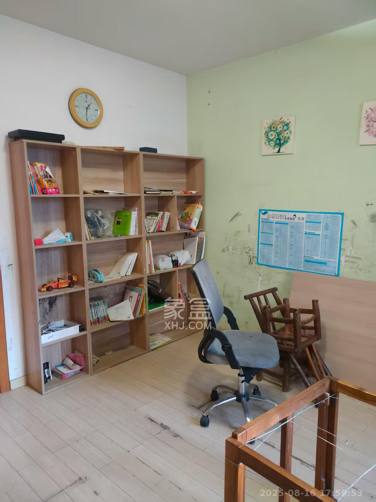 四方小区 3室2厅2卫 2200.0元/月 四方小区 3室2厅2卫 2200.0元/月室内图