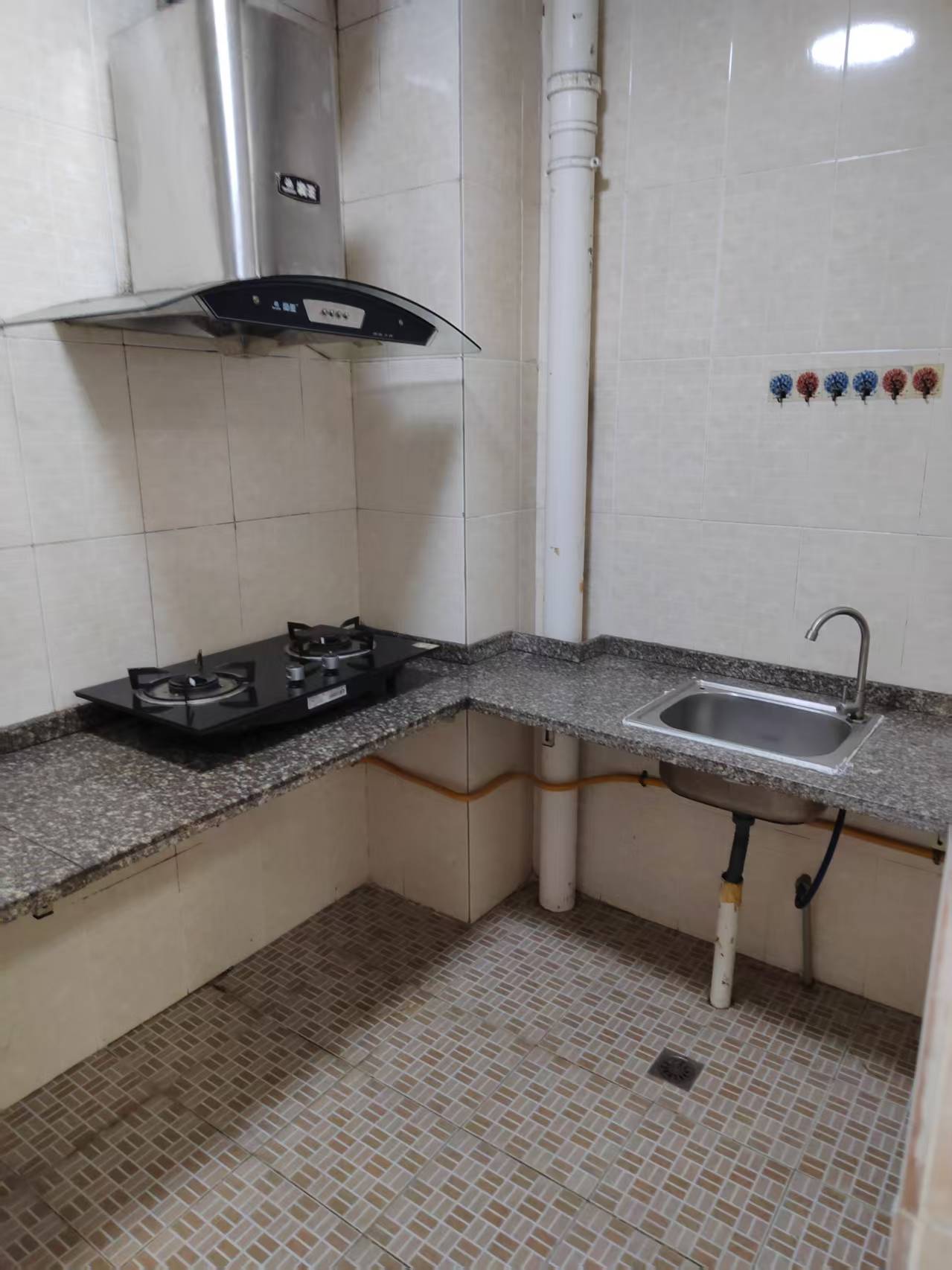 海糖小区一二期 3室2厅1卫 2000.0元/月 海糖小区一二期 3室2厅1卫 2000.0元/月室内图