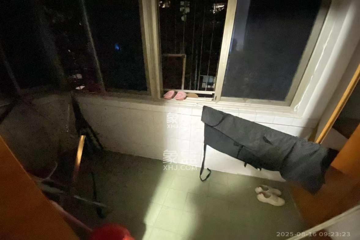 水泵厂宿舍 3室1厅1卫 1300.0元/月 水泵厂宿舍 3室1厅1卫 1300.0元/月室内图