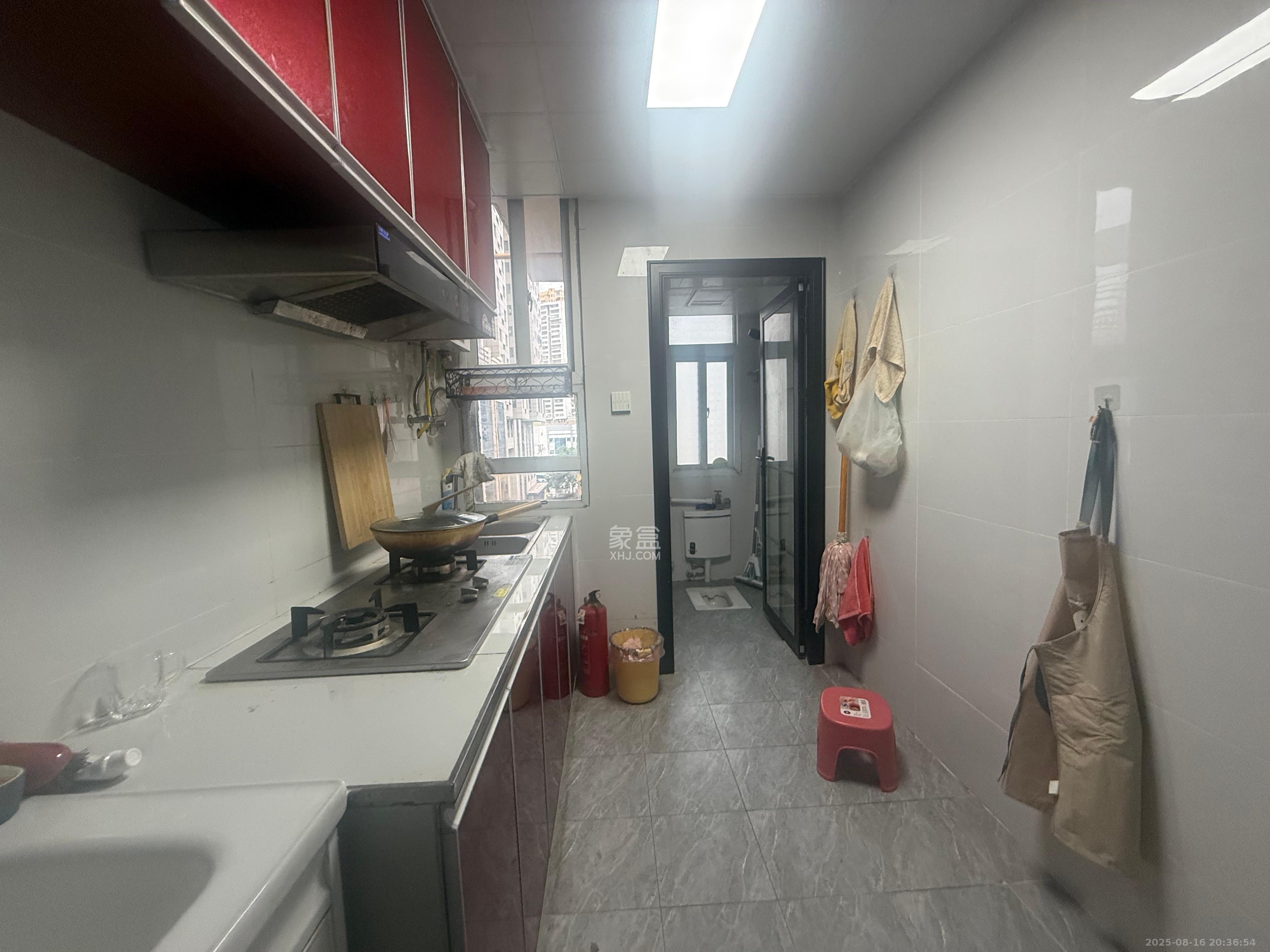 德政园  3室2厅2卫    2300.0元/月室内图