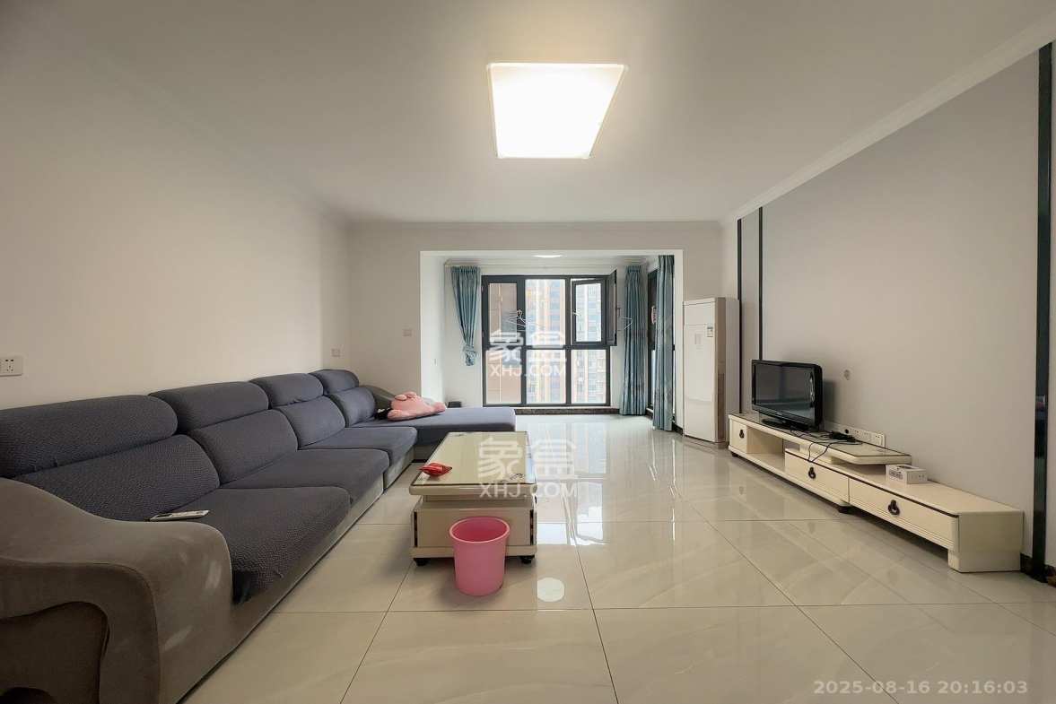 荣盛花语城  4室2厅2卫    2400.0元/月 荣盛花语城  4室2厅2卫    2400.0元/月室内图