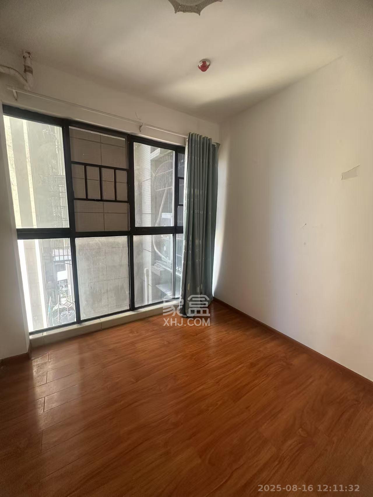 国泰九龙湾  3室2厅1卫    1800.0元/月室内图