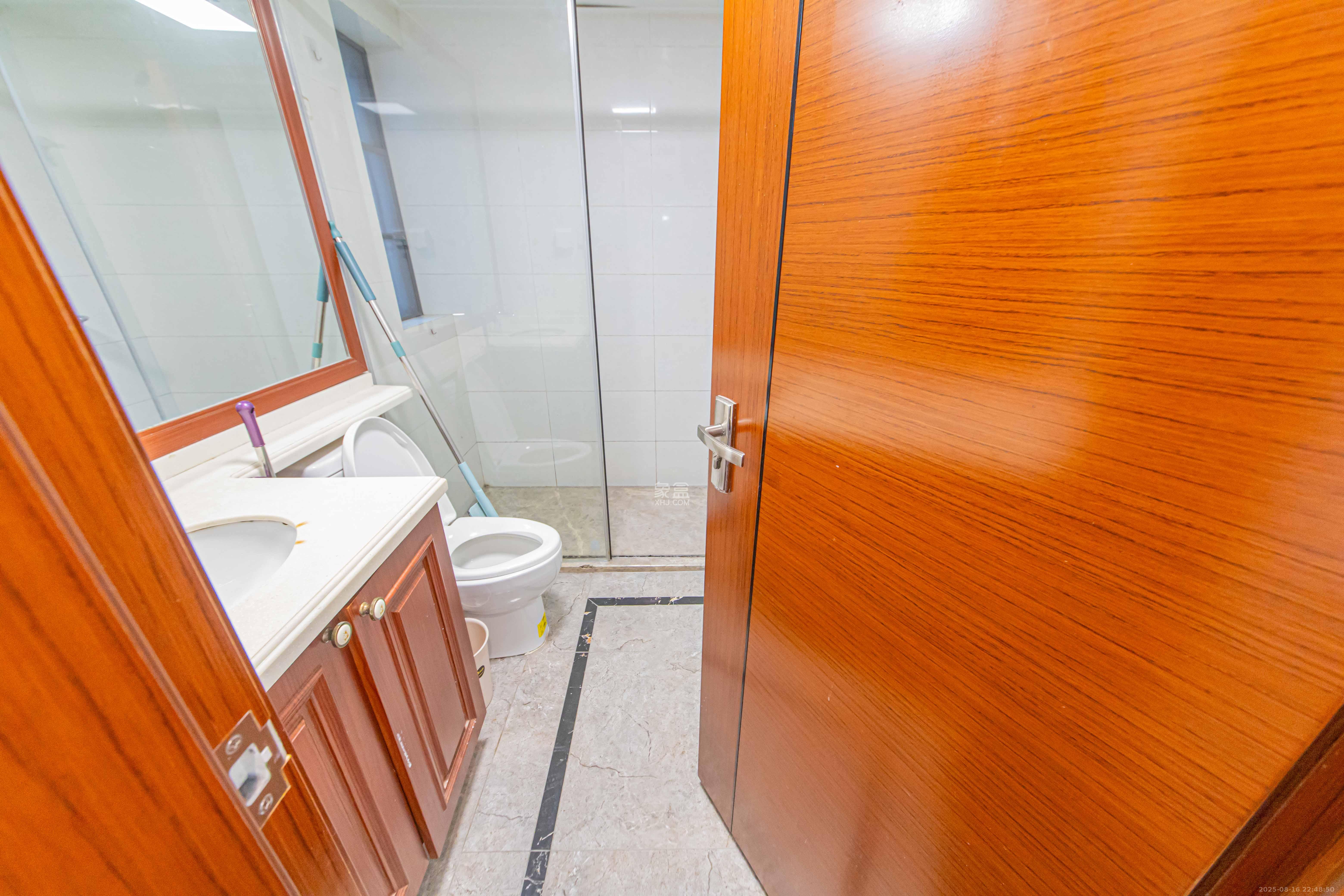 中海新城熙岸(中信新城五期)  3室2厅2卫    99.8万 中海新城熙岸(中信新城五期)  3室2厅2卫    99.8万卫生间