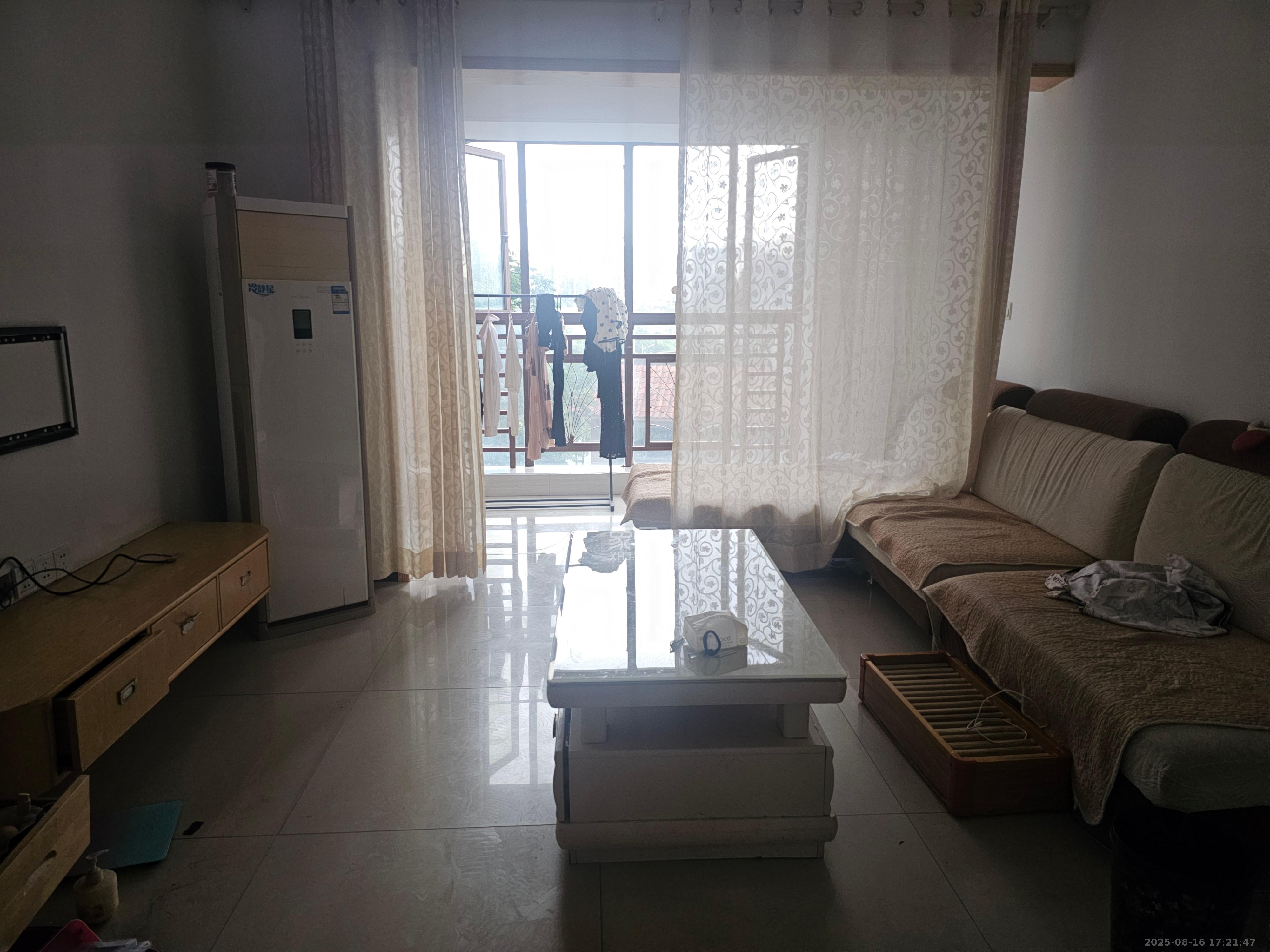 高信向日葵 2室2厅1卫 2200.0元/月 高信向日葵 2室2厅1卫 2200.0元/月室内图