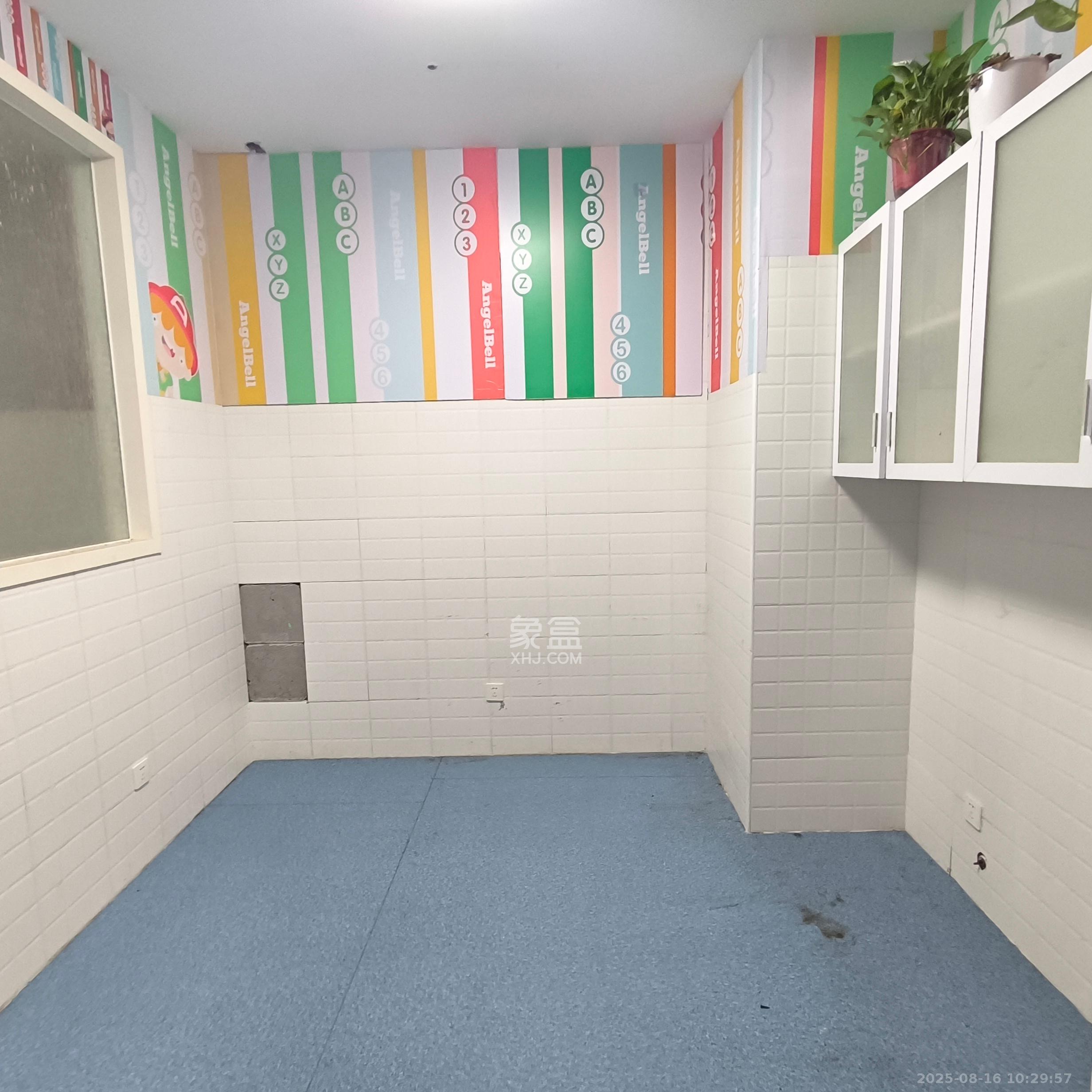 高鑫麓城   100.0㎡      5000.0元/月室内图