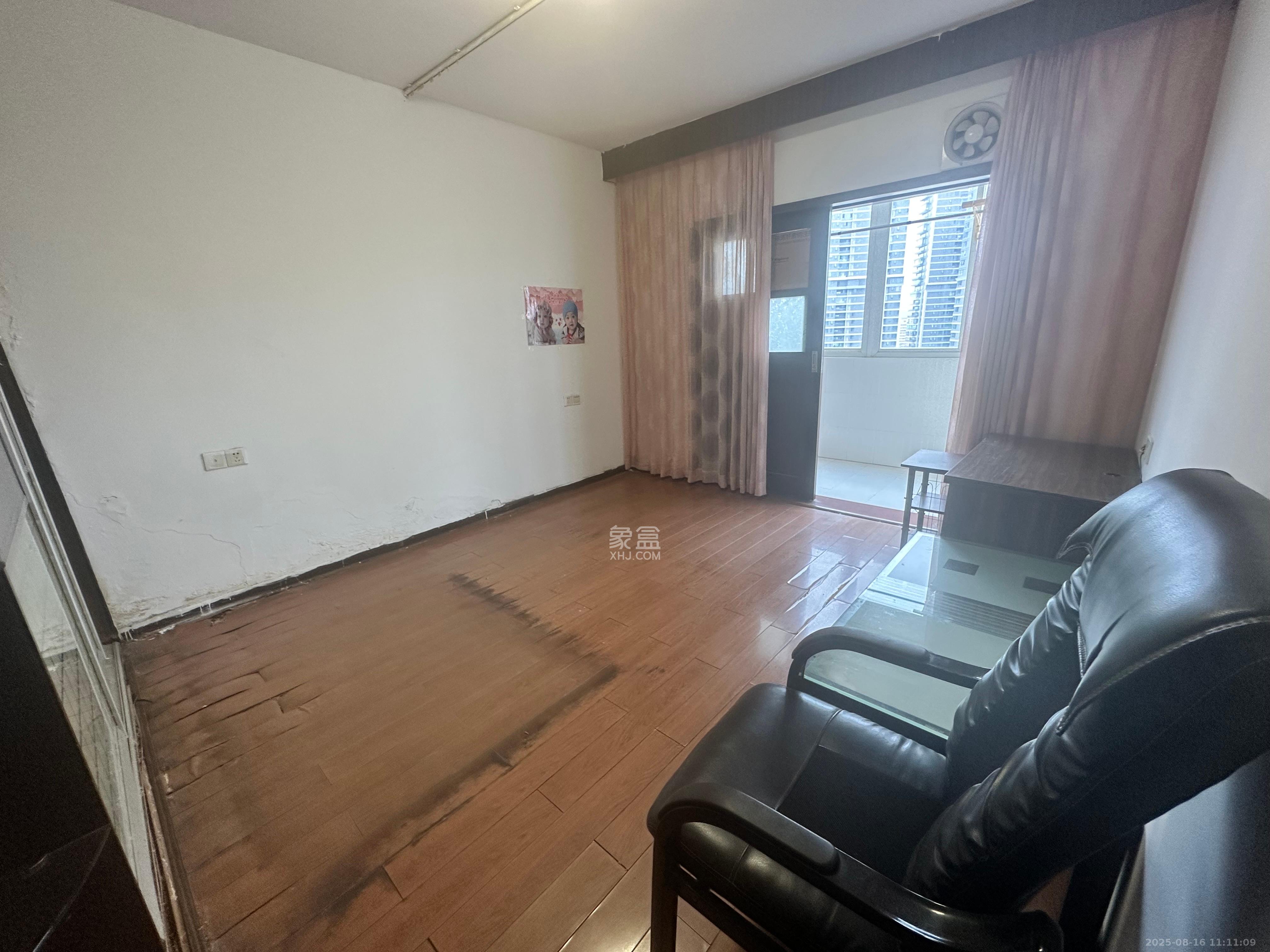 凯达园  5室2厅2卫    5000.0元/月 凯达园  5室2厅2卫    5000.0元/月室内图