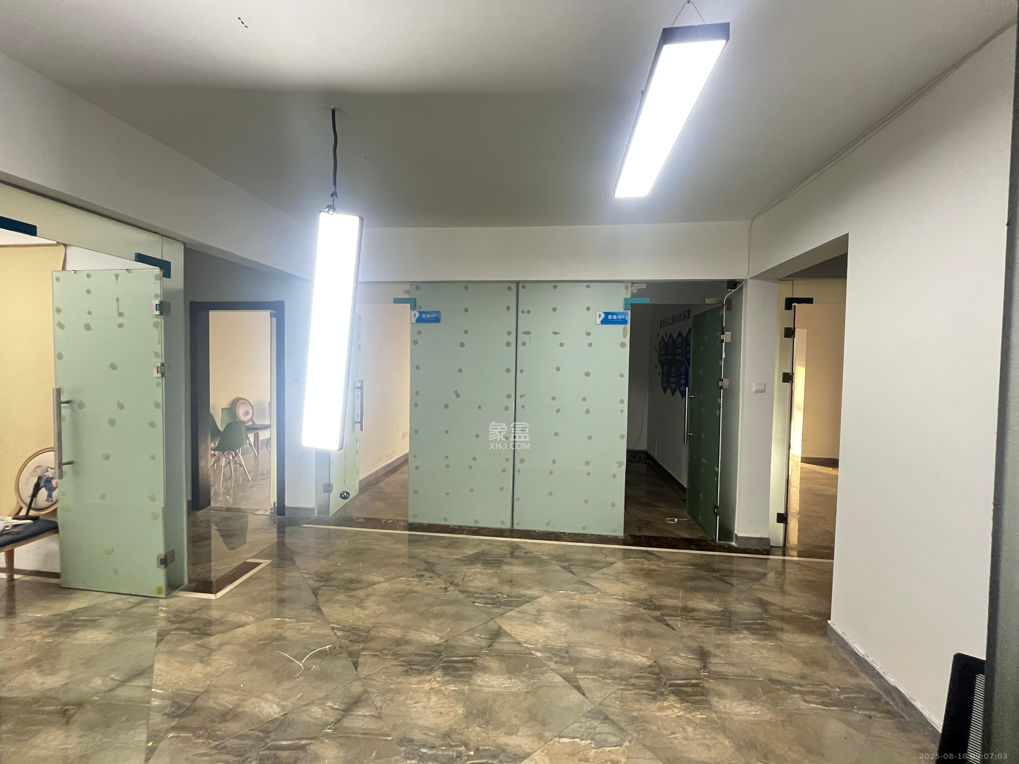 建安新商汇  7室2厅2卫   5500.00元/月