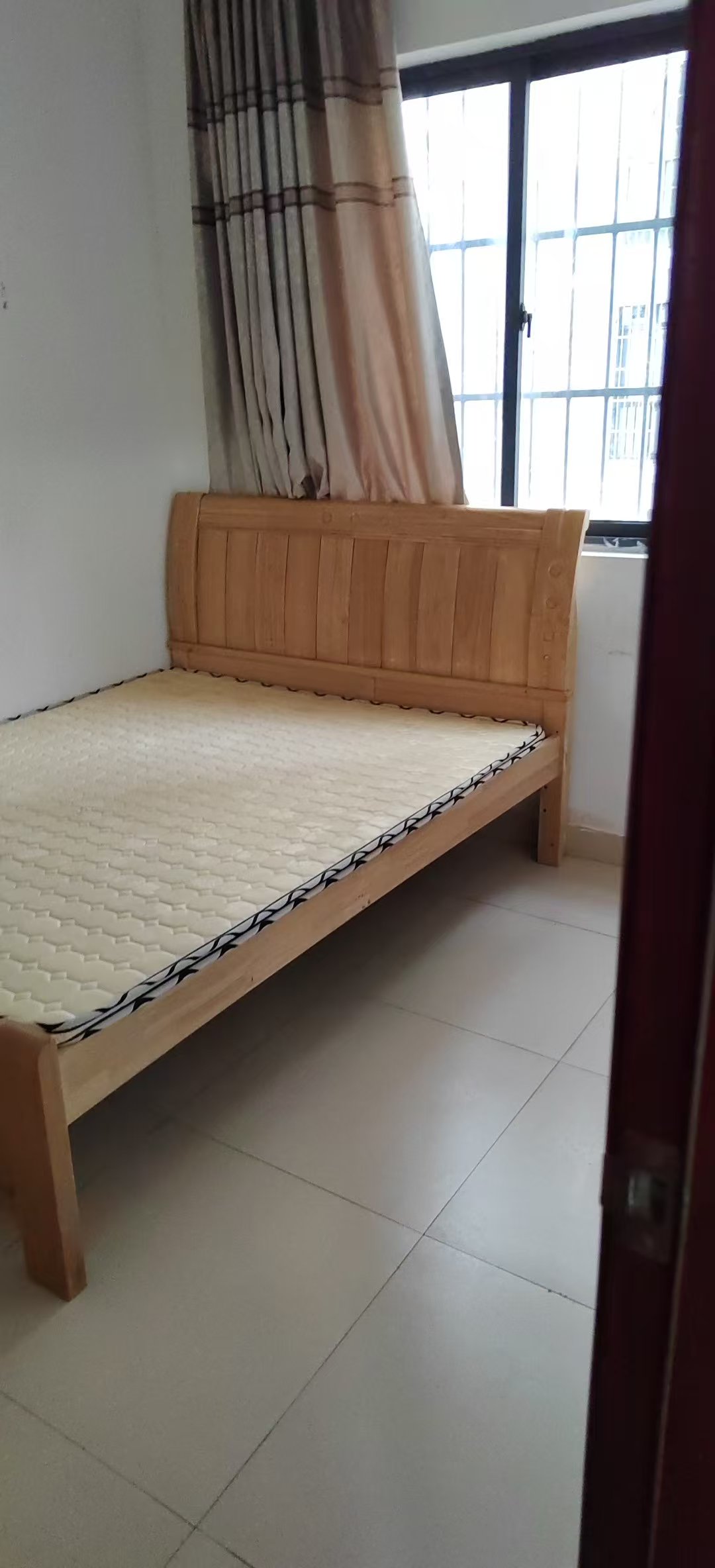 海糖小区一二期 3室2厅1卫 2000.0元/月 海糖小区一二期 3室2厅1卫 2000.0元/月室内图